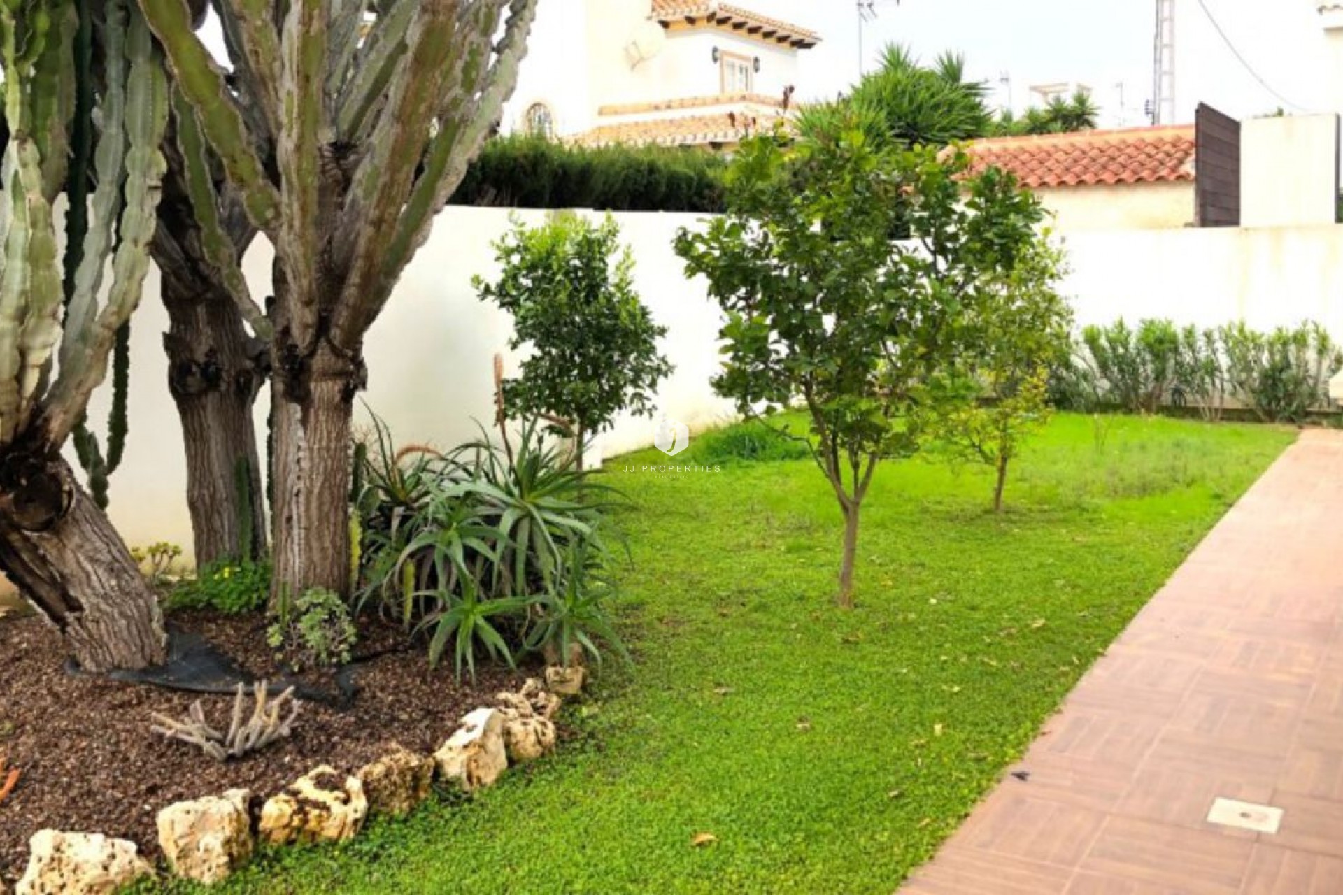 D'occasion - Villa -
Cabo Roig - Costa Blanca