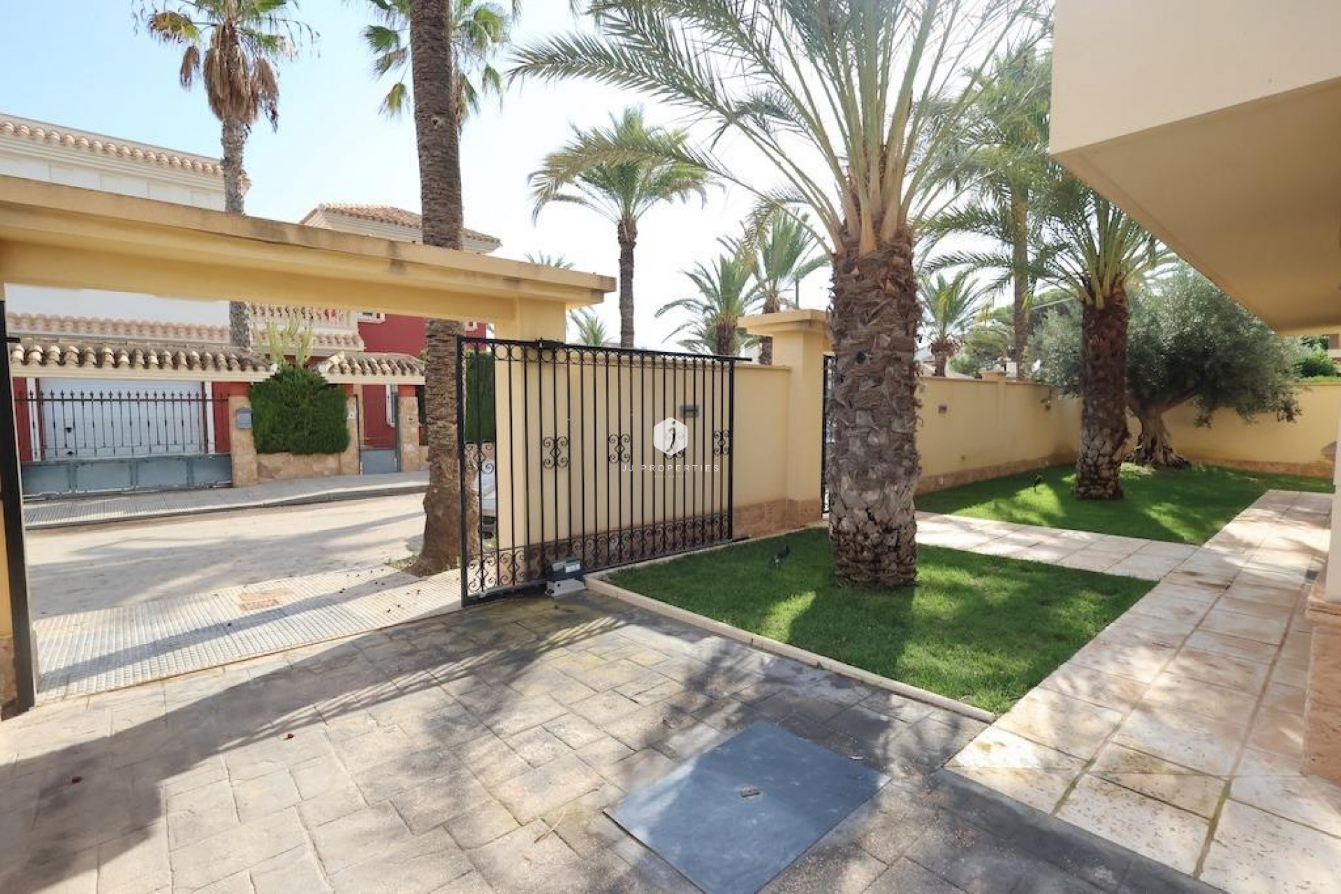 D'occasion - Villa -
Cabo Roig - Costa Blanca