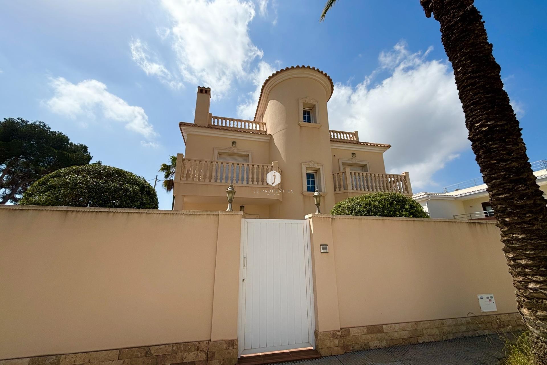 D'occasion - Villa -
Cabo Roig - Costa Blanca