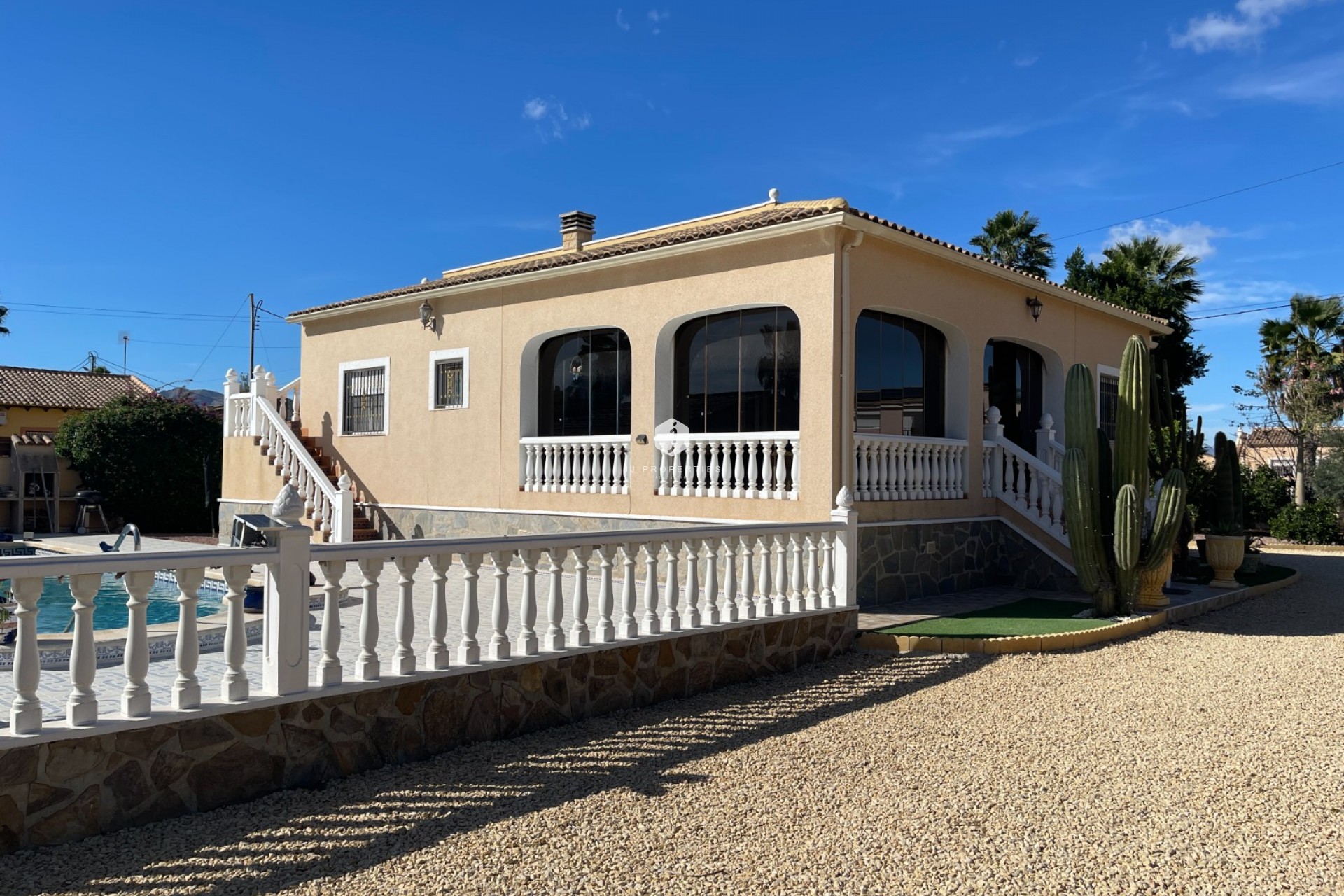 D'occasion - Villa -
Catral - Costa Blanca