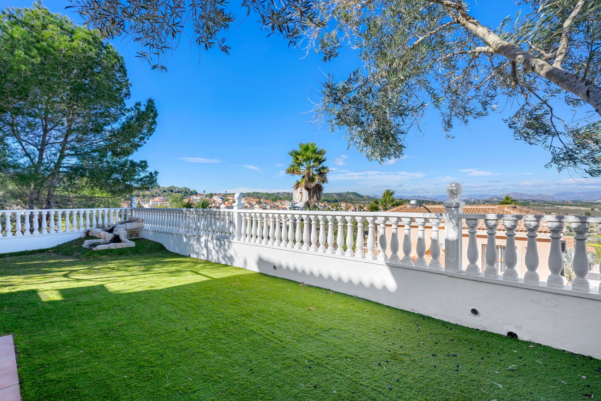 D'occasion - Villa -
Ciudad De Las Comunicaciones - Costa Blanca