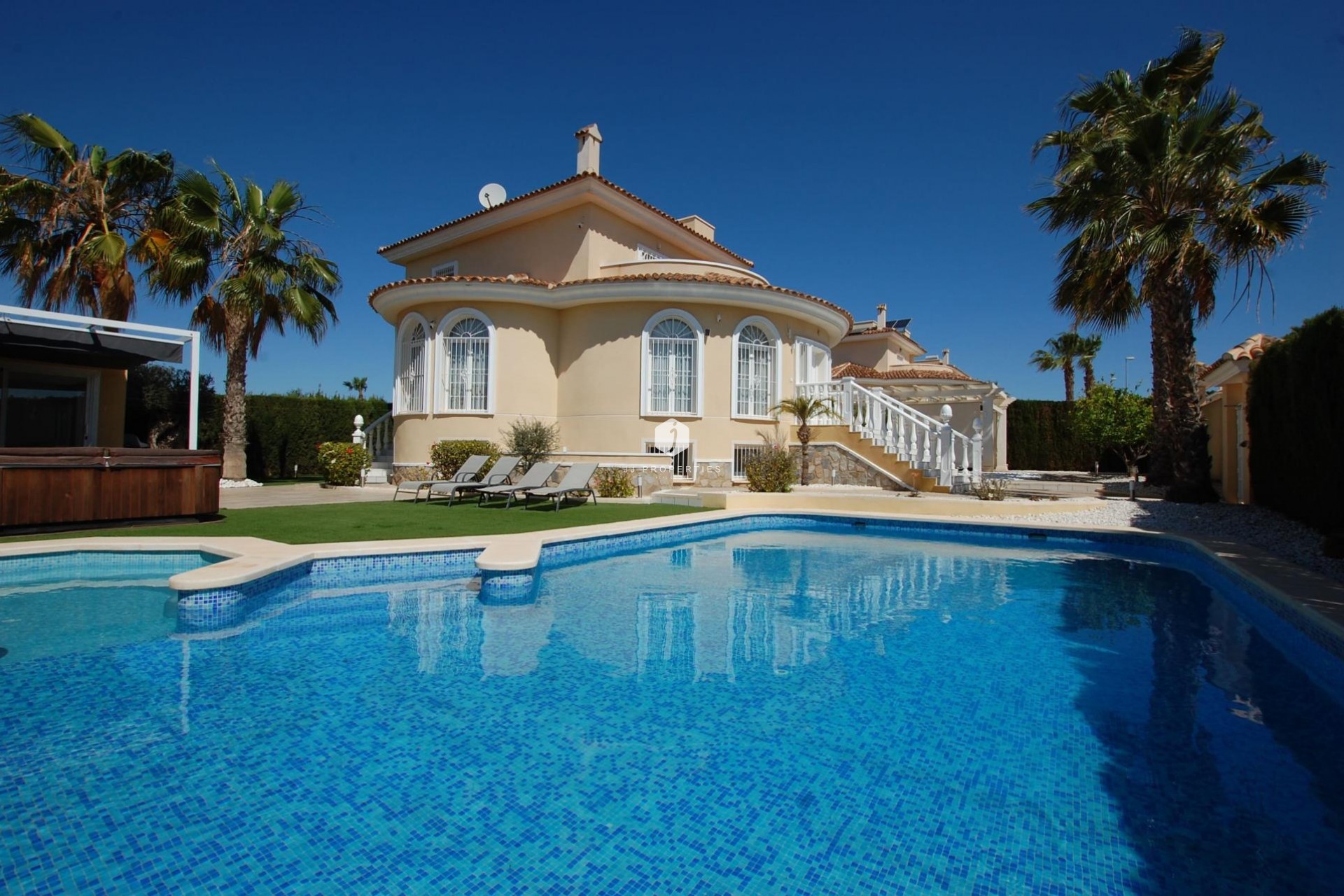 D'occasion - Villa -
Ciudad Quesada - Costa Blanca