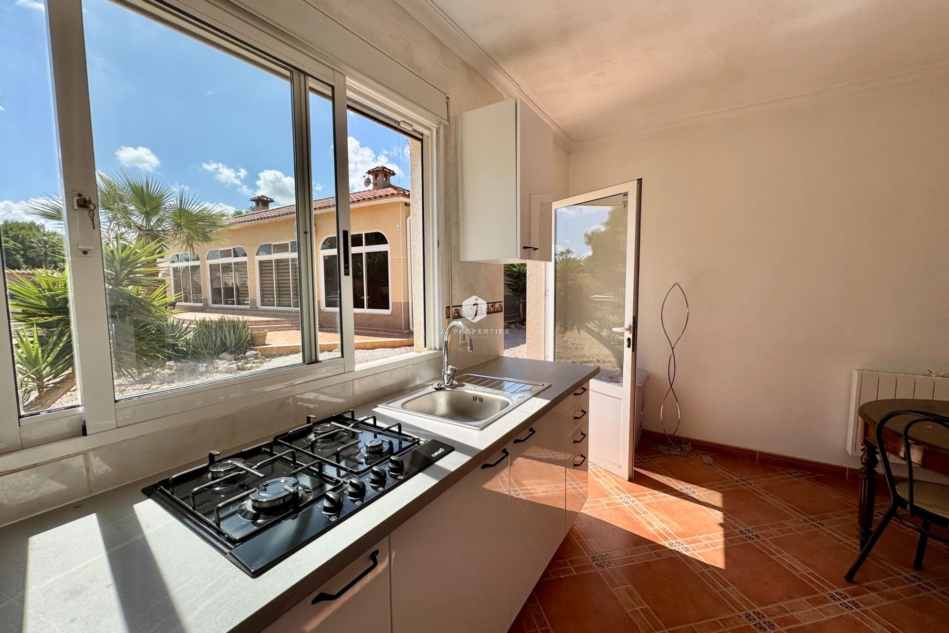 D'occasion - Villa -
Dolores - Cmno. Escorredor