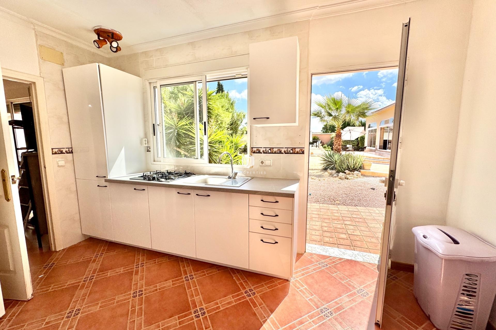 D'occasion - Villa -
Dolores - Cmno. Escorredor