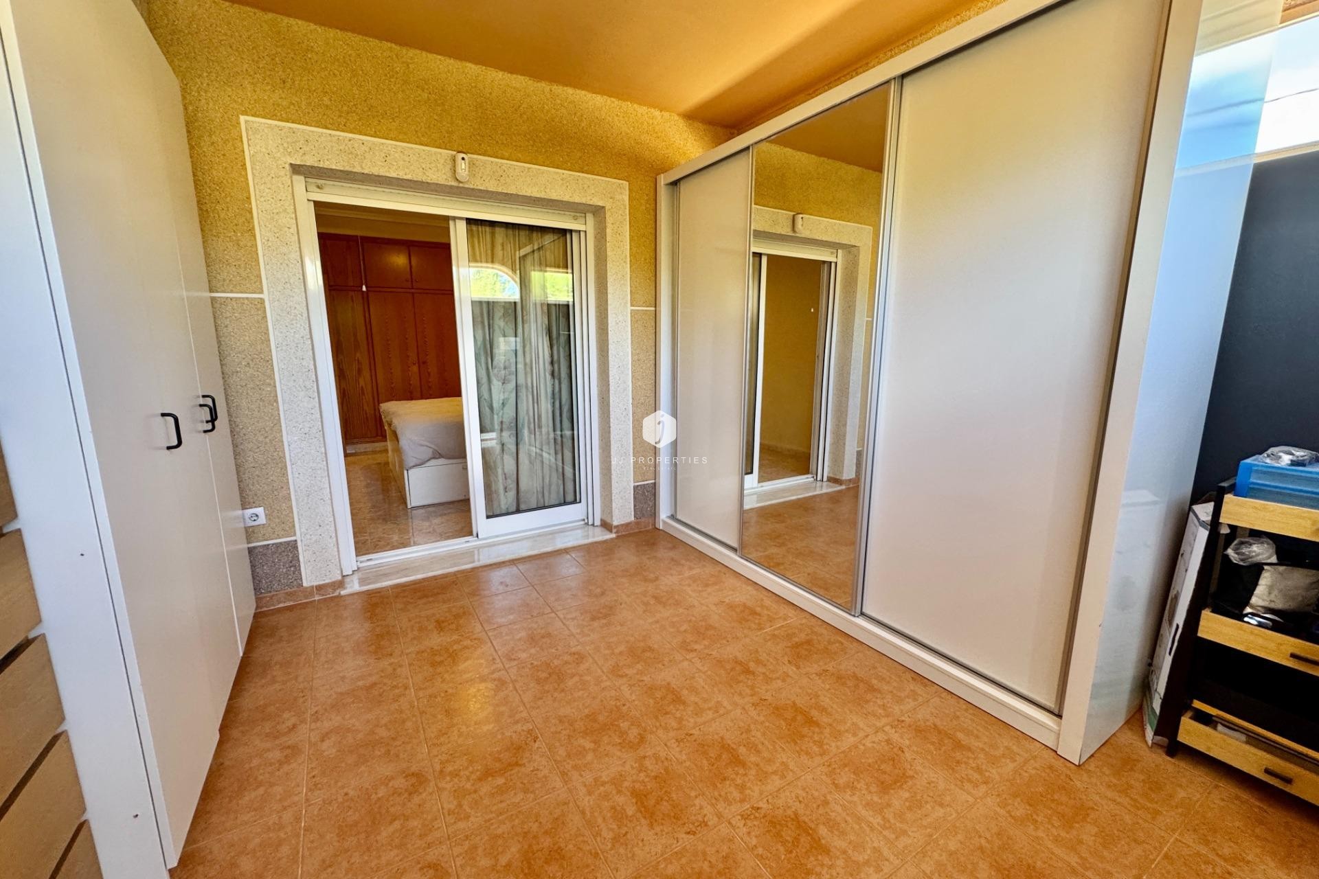 D'occasion - Villa -
Dolores - Cmno. Escorredor