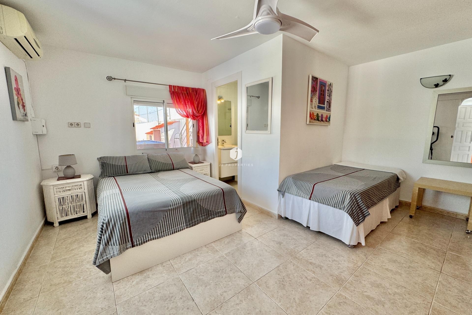 D'occasion - Villa -
Dolores - Comunidad Valenciana