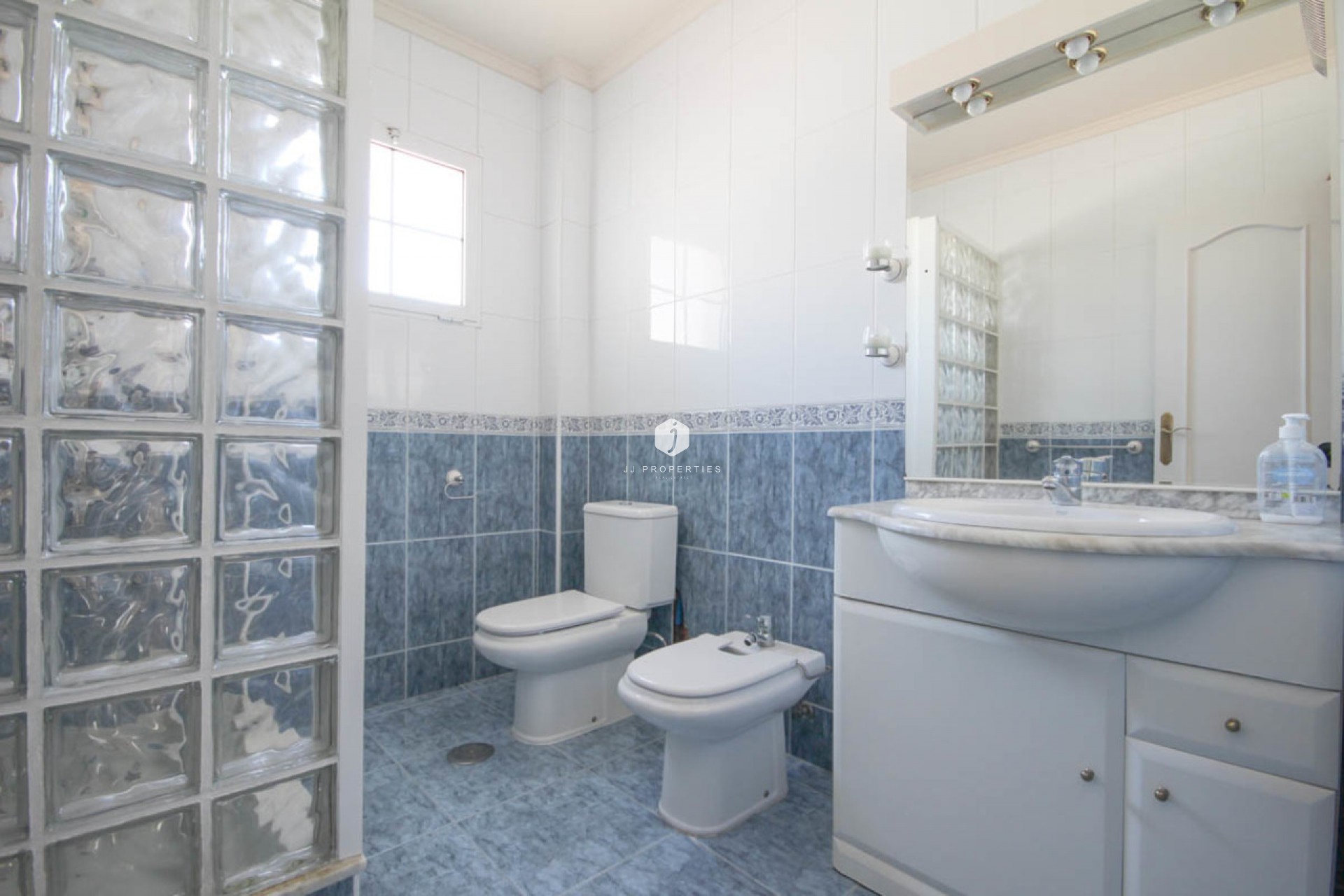 D'occasion - Villa -
La Zenia - Costa Blanca