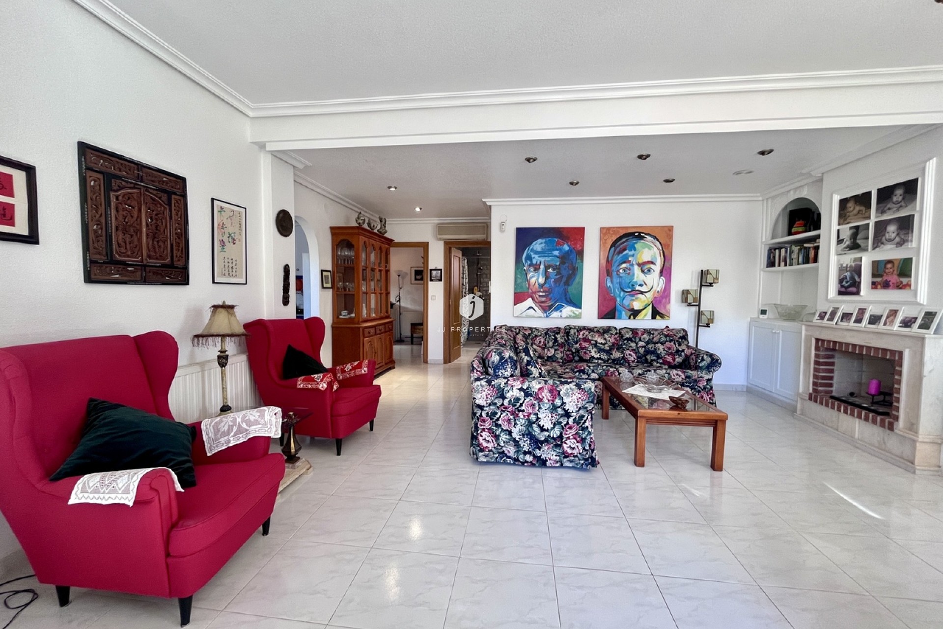 D'occasion - Villa -
La Zenia - Costa Blanca