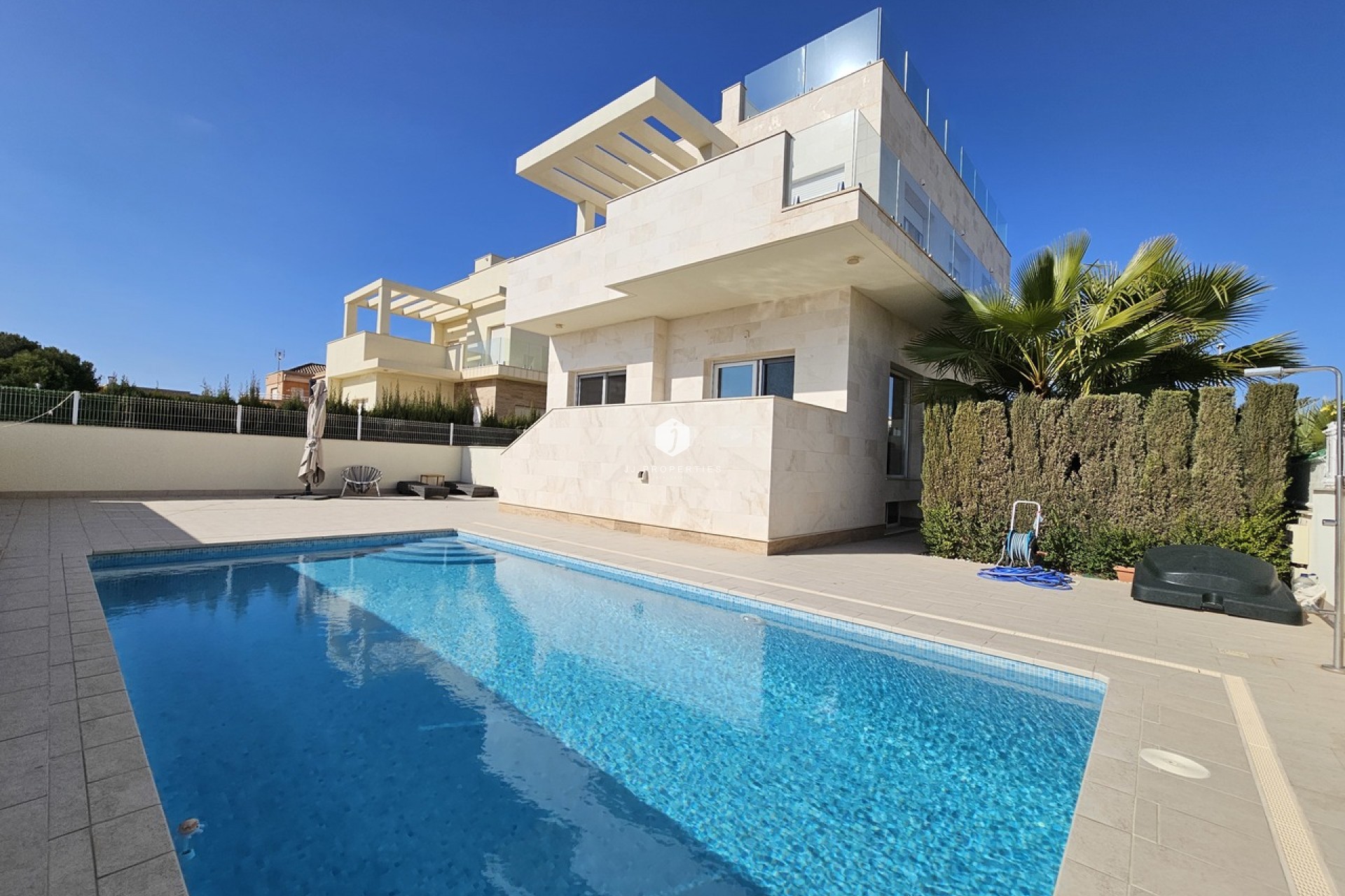 D'occasion - Villa -
La Zenia - Costa Blanca