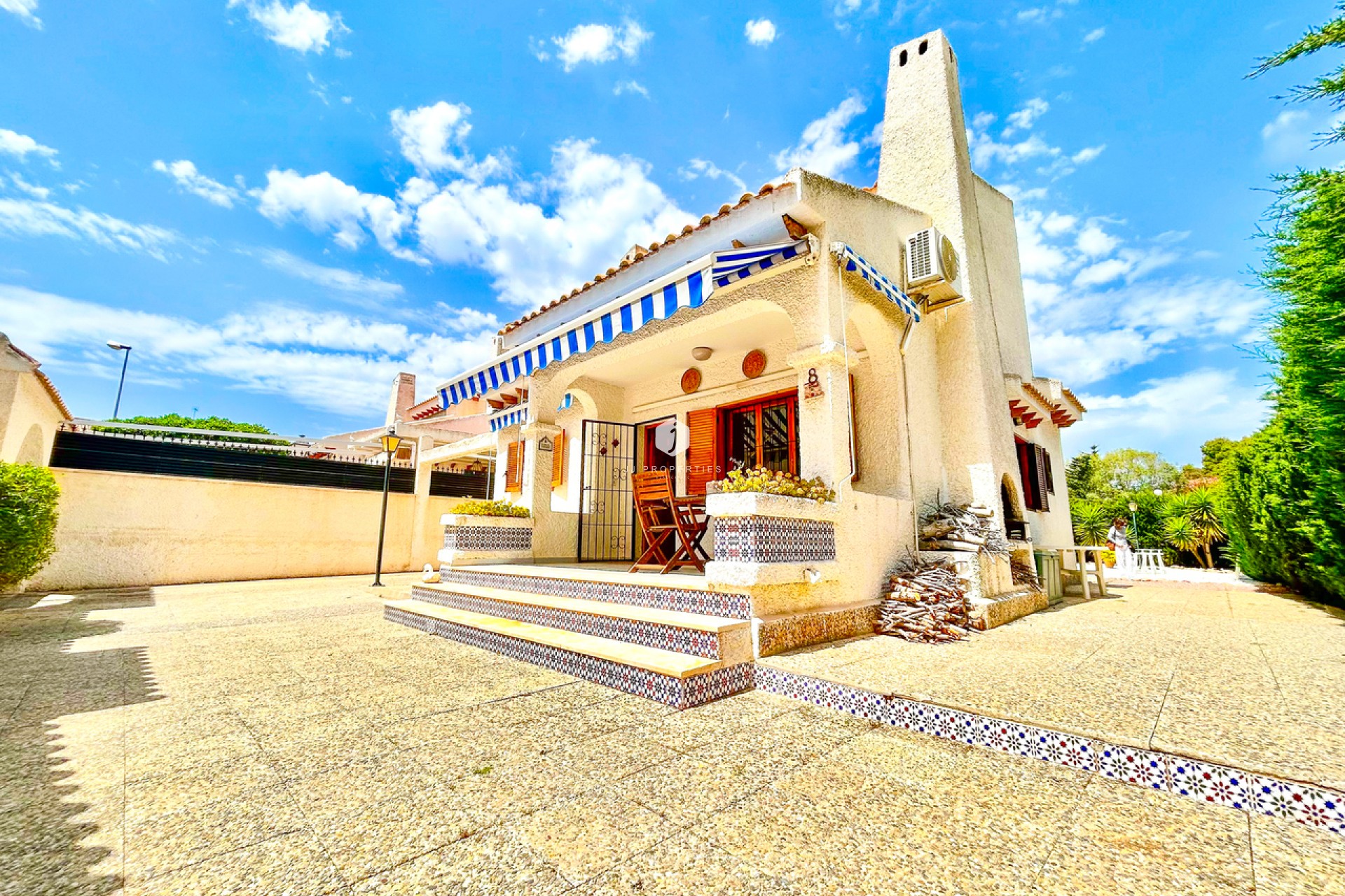 D'occasion - Villa -
La Zenia - Costa Blanca