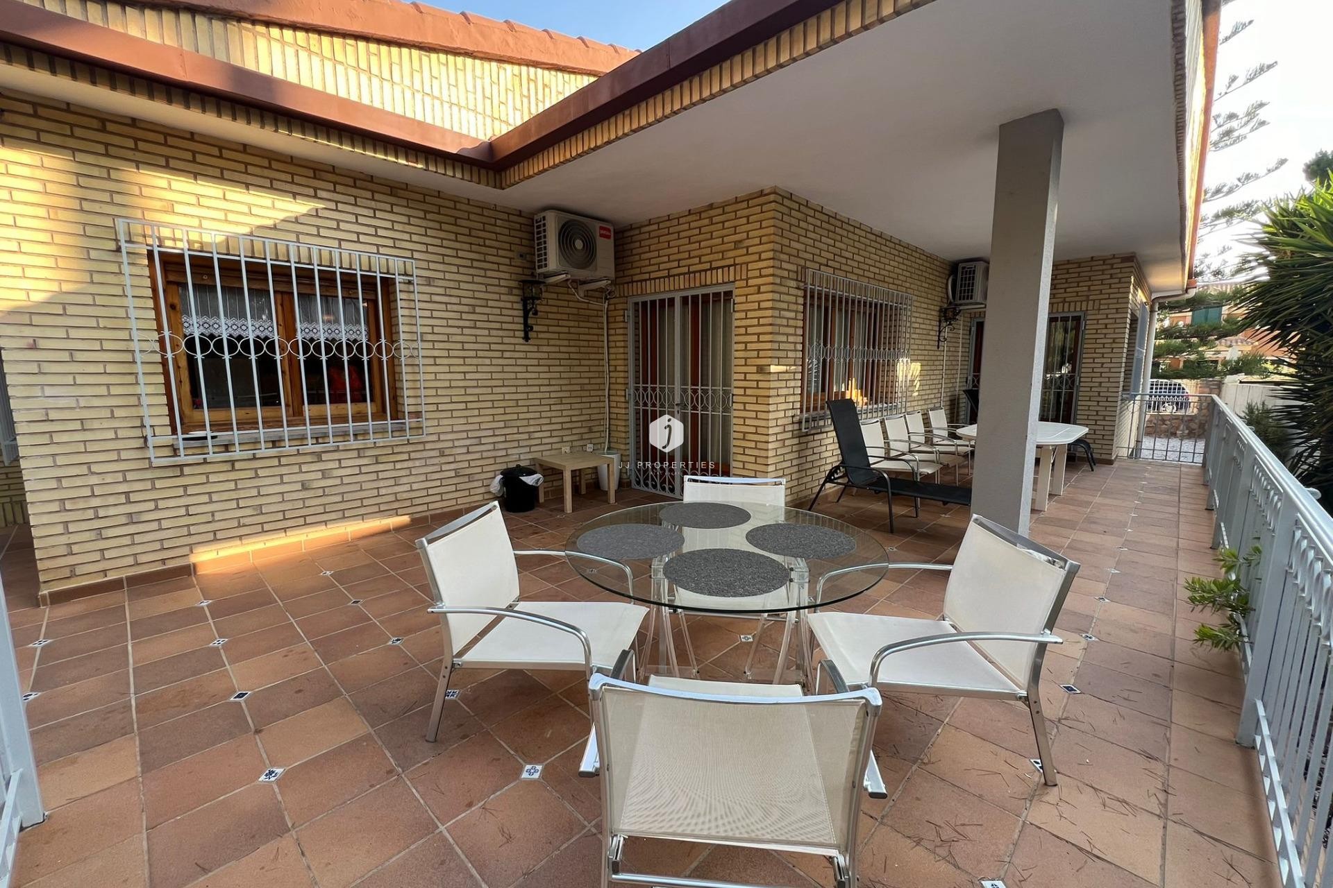 D'occasion - Villa -
Orihuela Costa - Campoamor