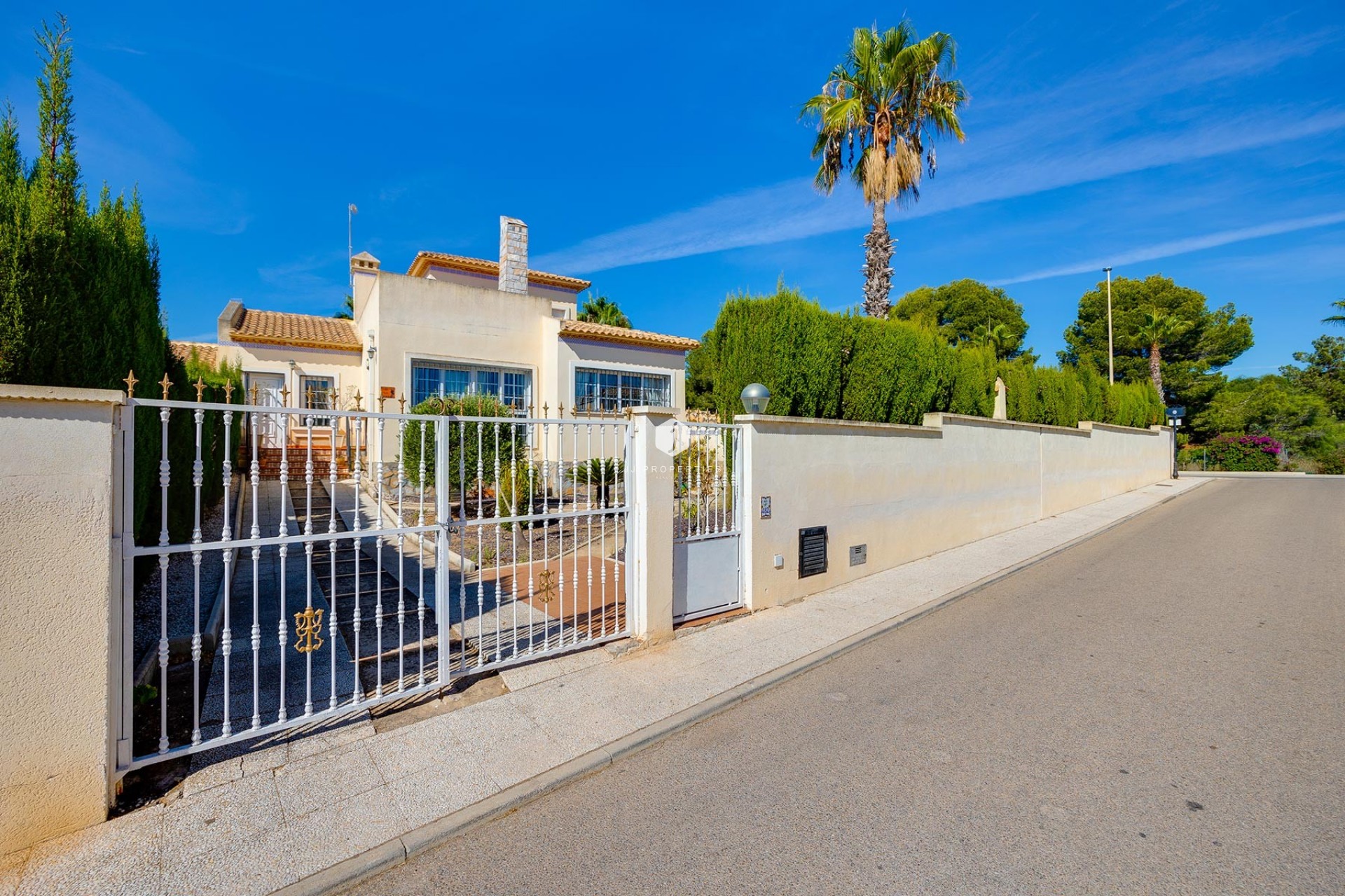 D'occasion - Villa -
Orihuela Costa - Costa Blanca