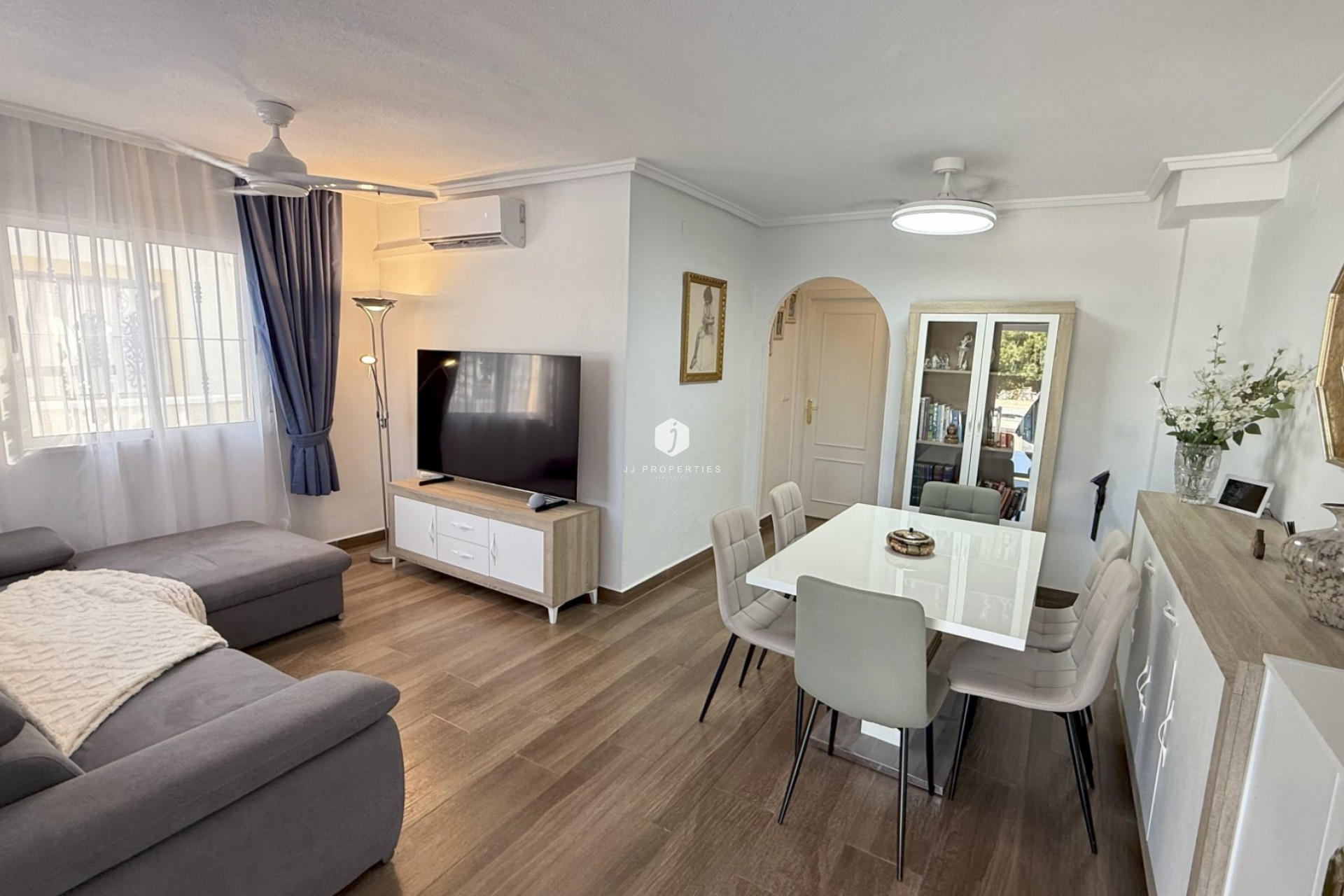 D'occasion - Villa -
Orihuela Costa - Costa Blanca