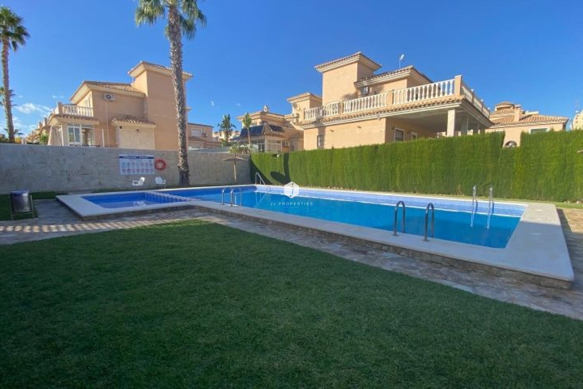 D'occasion - Villa -
Orihuela Costa - Costa Blanca