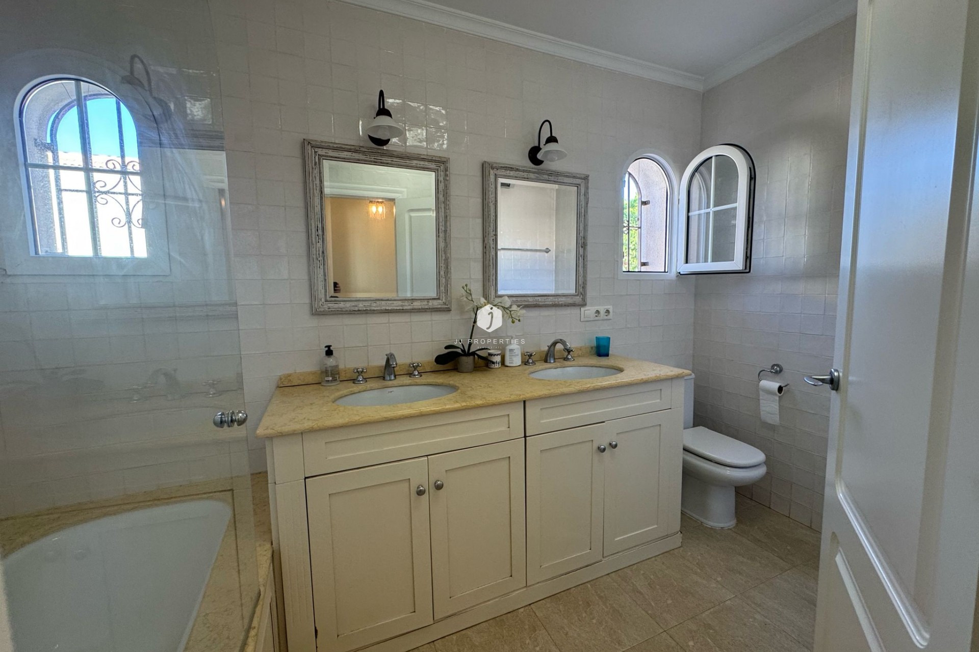 D'occasion - Villa -
Orihuela Costa - Costa Blanca