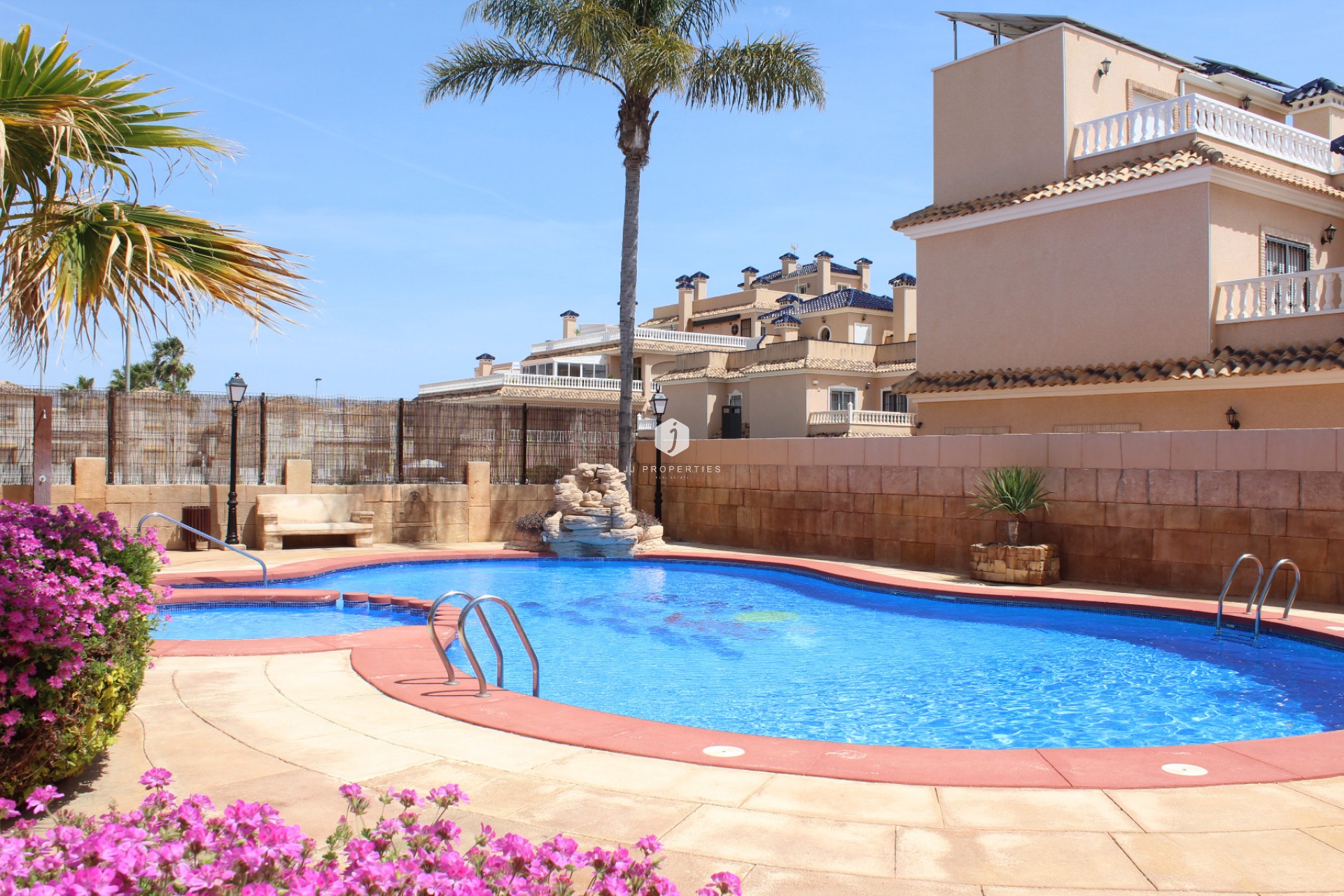 D'occasion - Villa -
Orihuela Costa - Costa Blanca