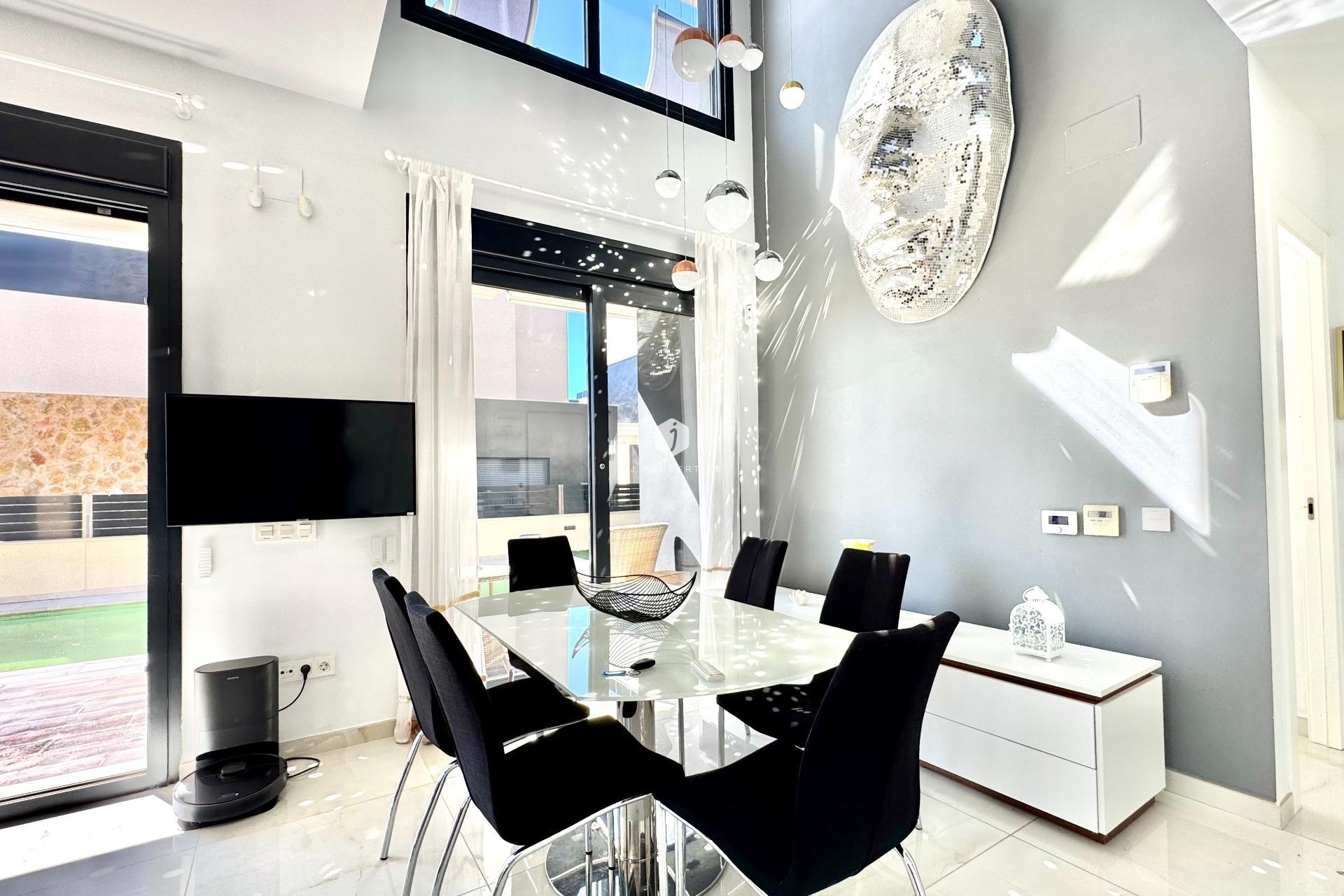 D'occasion - Villa -
Orihuela Costa - Lomas de Cabo Roig