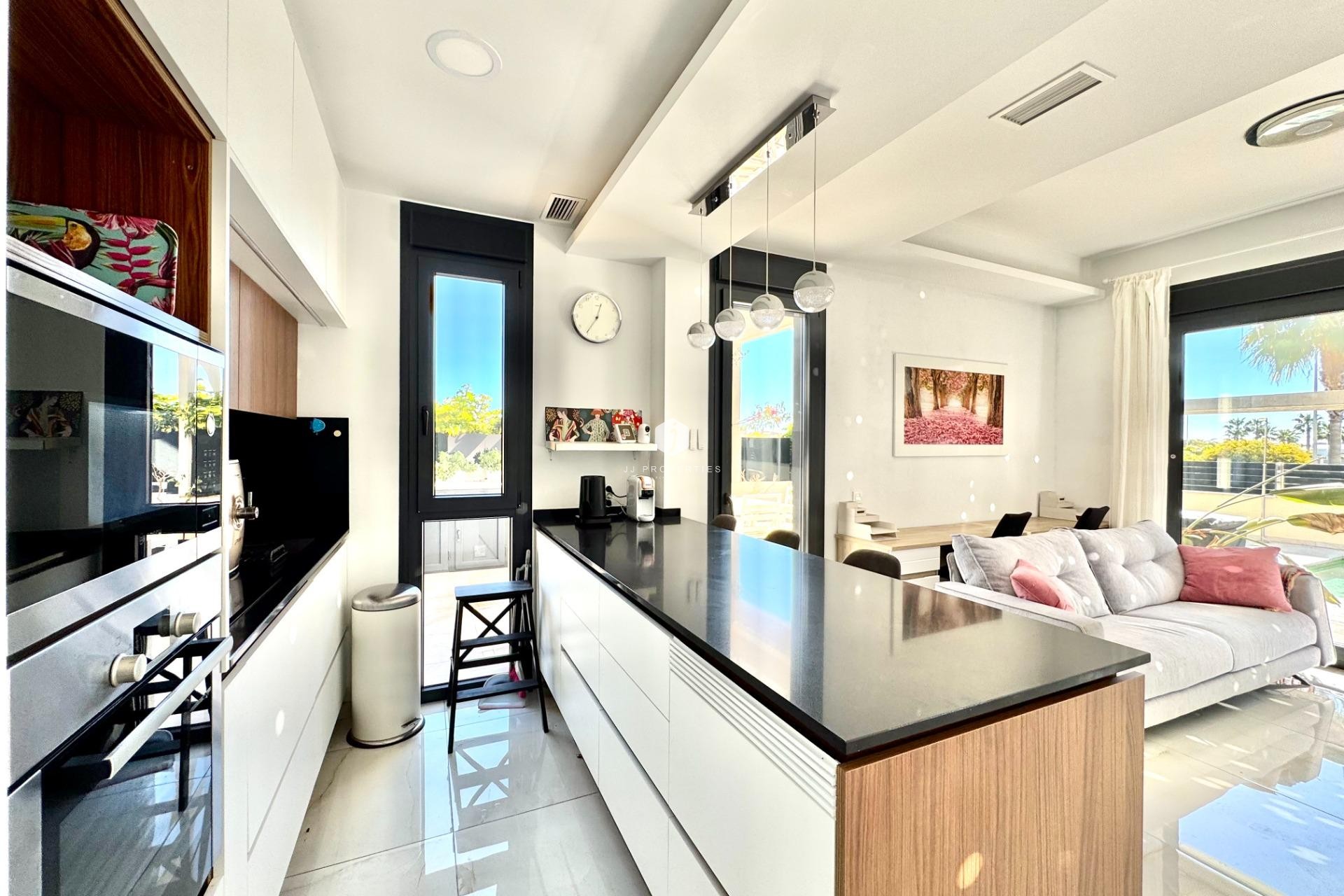 D'occasion - Villa -
Orihuela Costa - Lomas de Cabo Roig