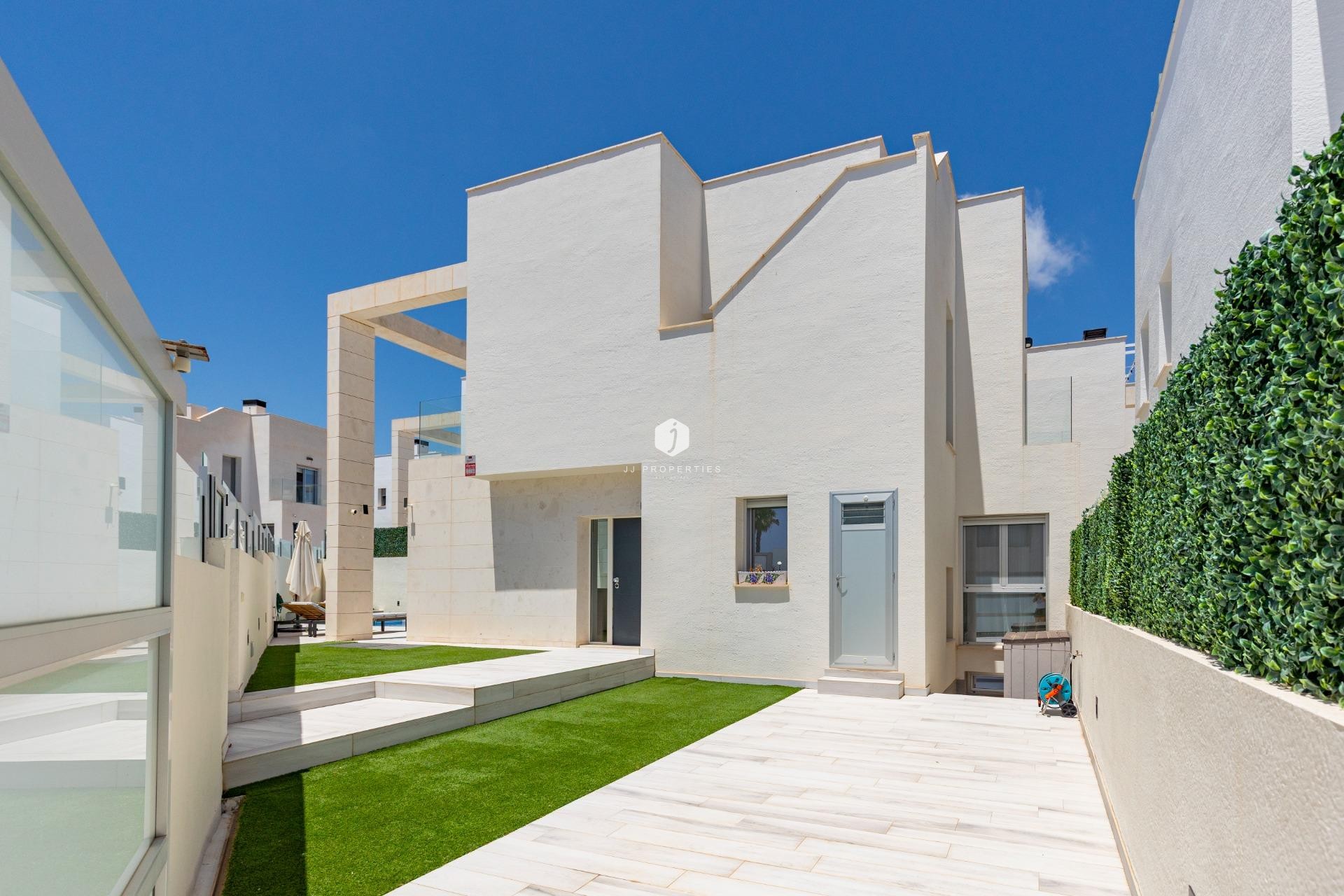 D'occasion - Villa -
Orihuela Costa - Lomas de Cabo Roig