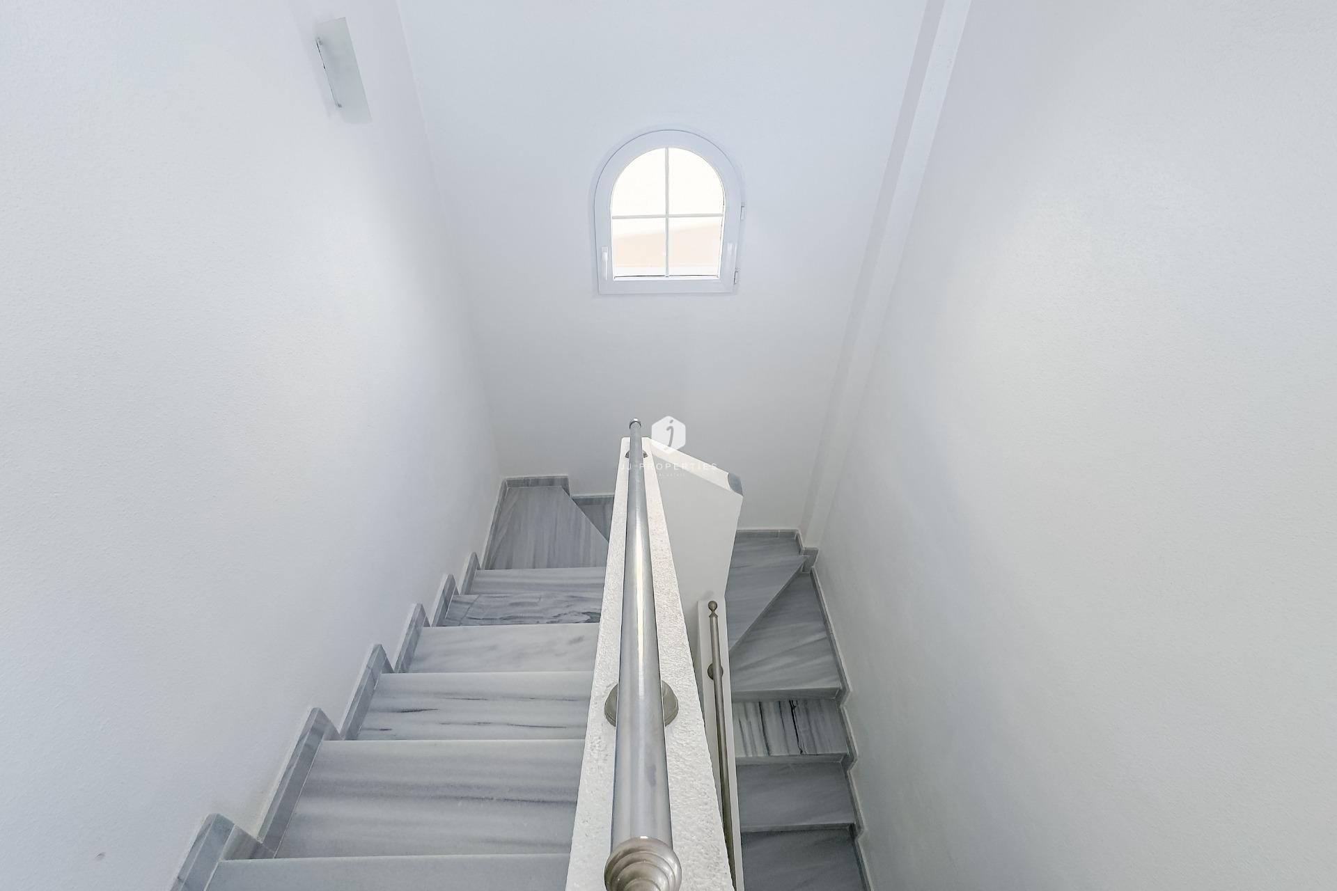 D'occasion - Villa -
Orihuela Costa - Los Almendros-la Florida