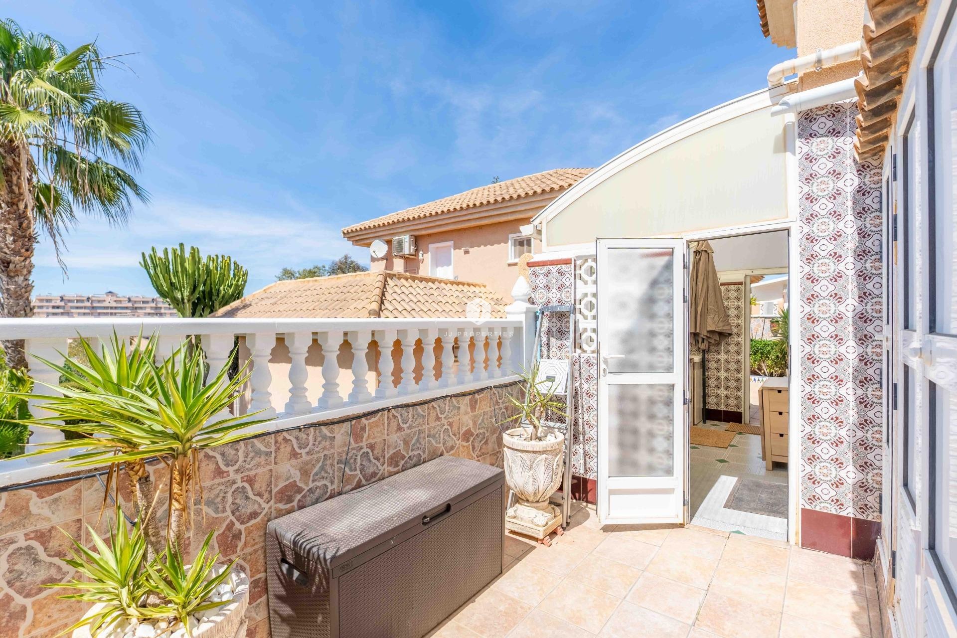 D'occasion - Villa -
Orihuela Costa - Punta Prima