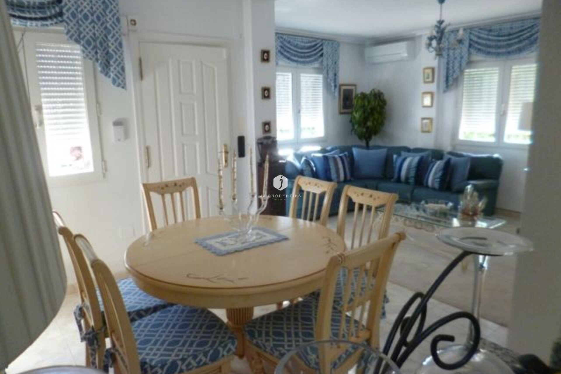 D'occasion - Villa -
Playa Flamenca - Costa Blanca