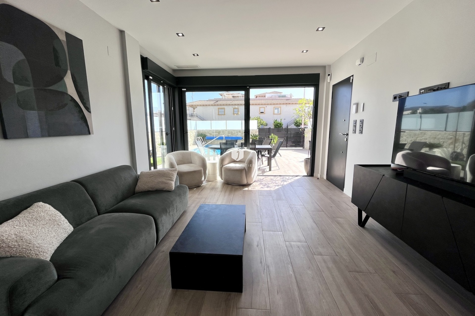 D'occasion - Villa -
Punta Prima - Costa Blanca