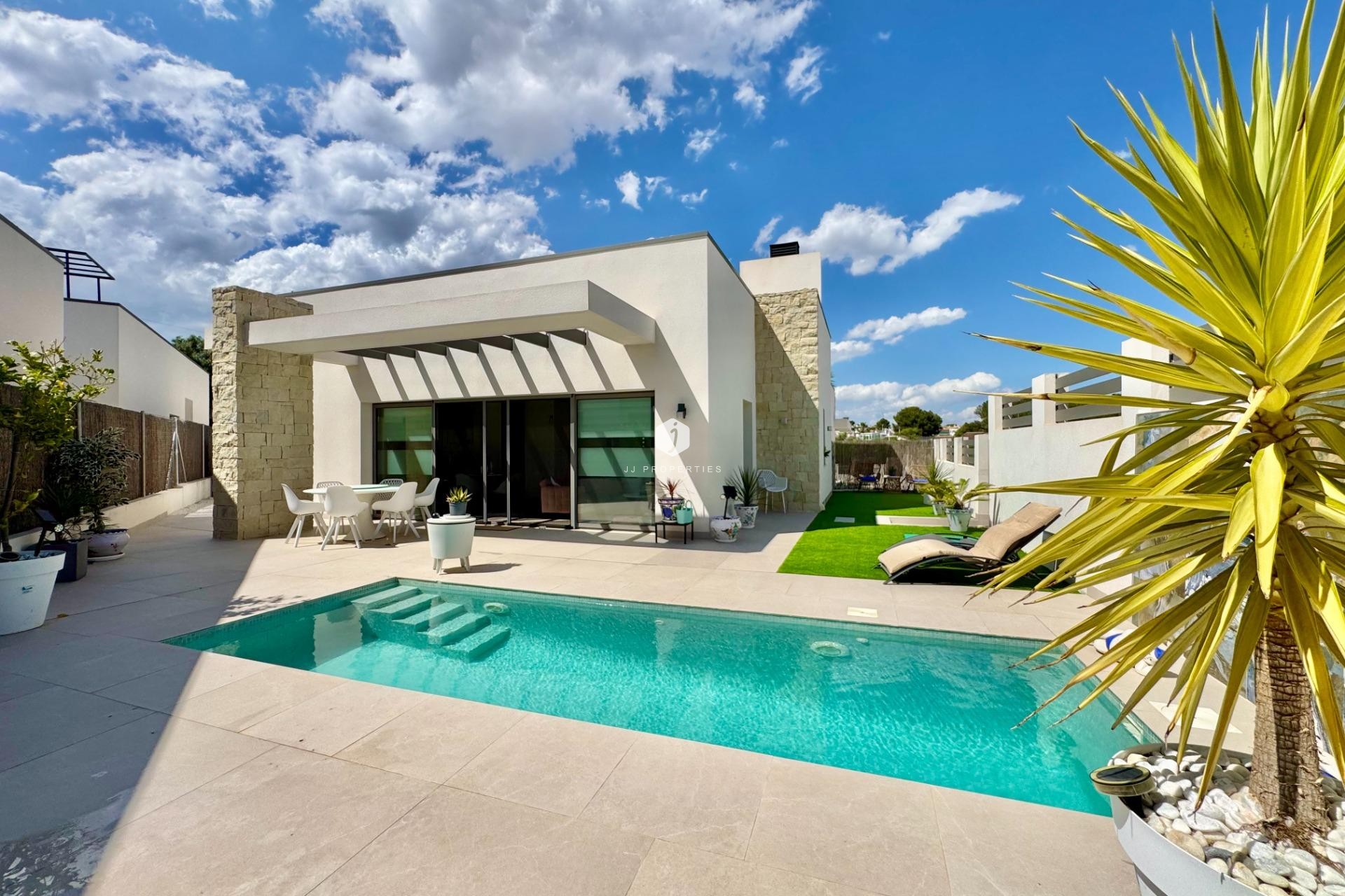 D'occasion - Villa -
San Miguel de Salinas - Blue Lagoon - Galán