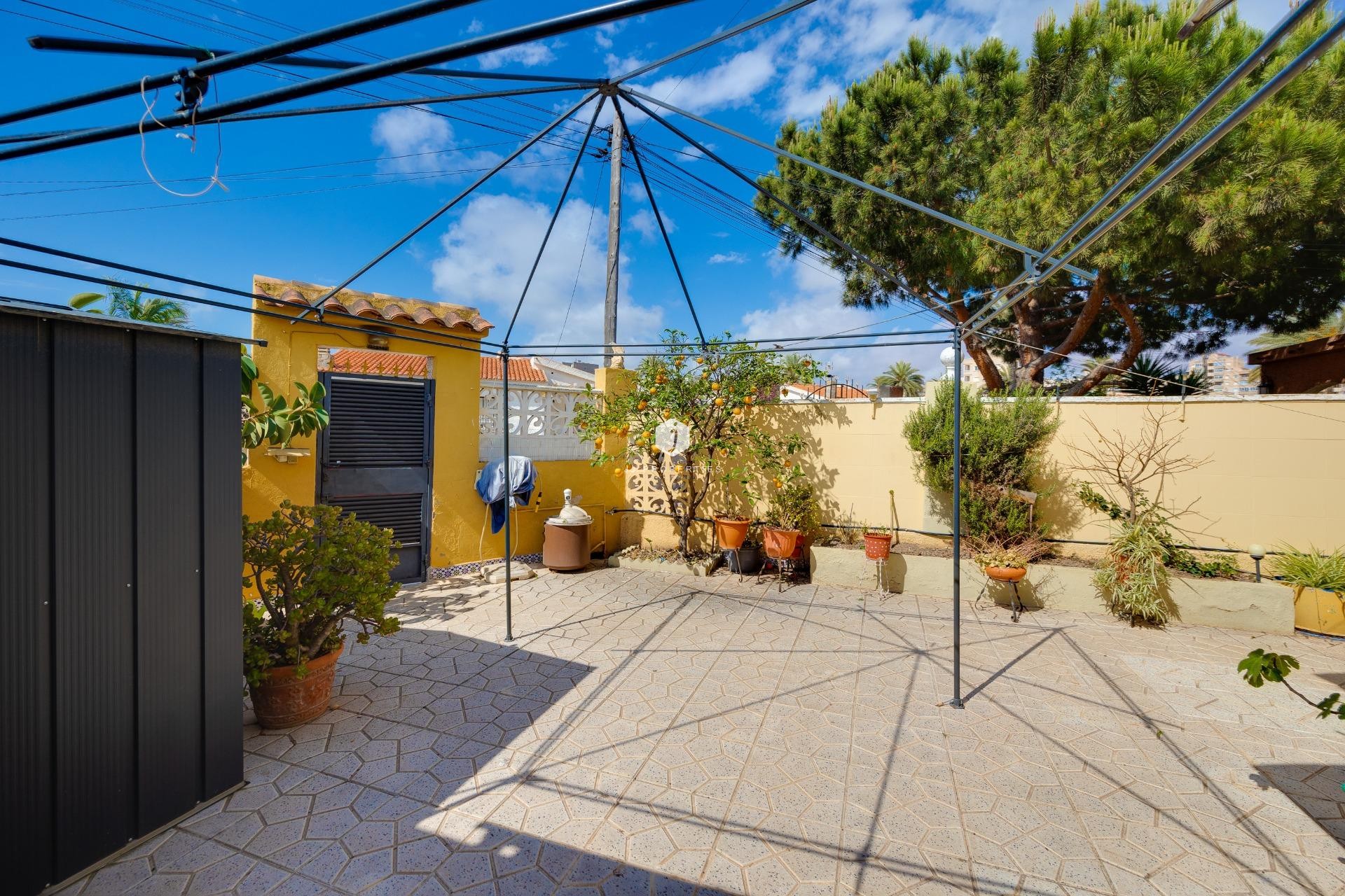 D'occasion - Villa -
Torrevieja - aguas nuevas