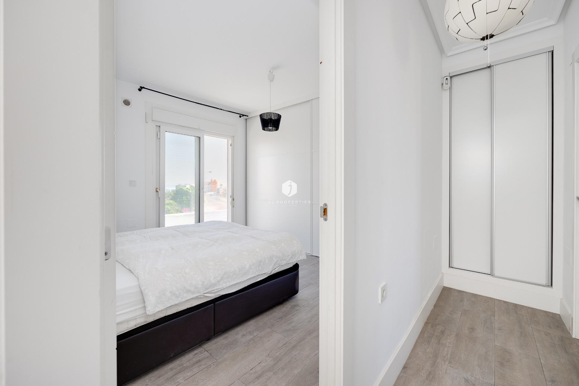 D'occasion - Villa -
Torrevieja - aguas nuevas