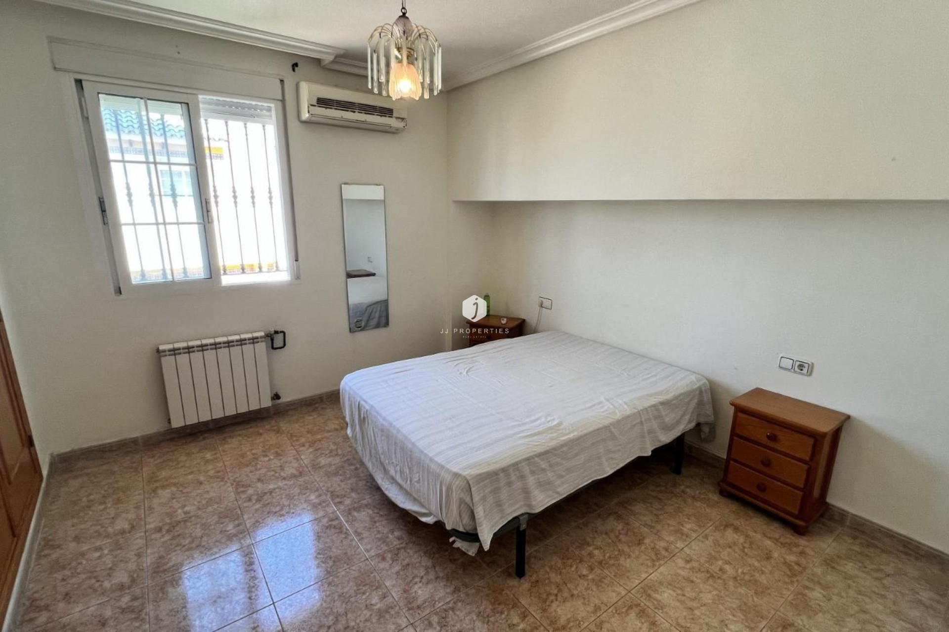 D'occasion - Villa -
Torrevieja - aguas nuevas