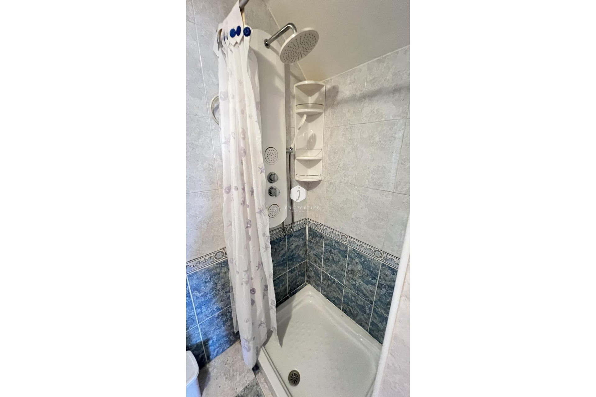 D'occasion - Villa -
Torrevieja - aguas nuevas