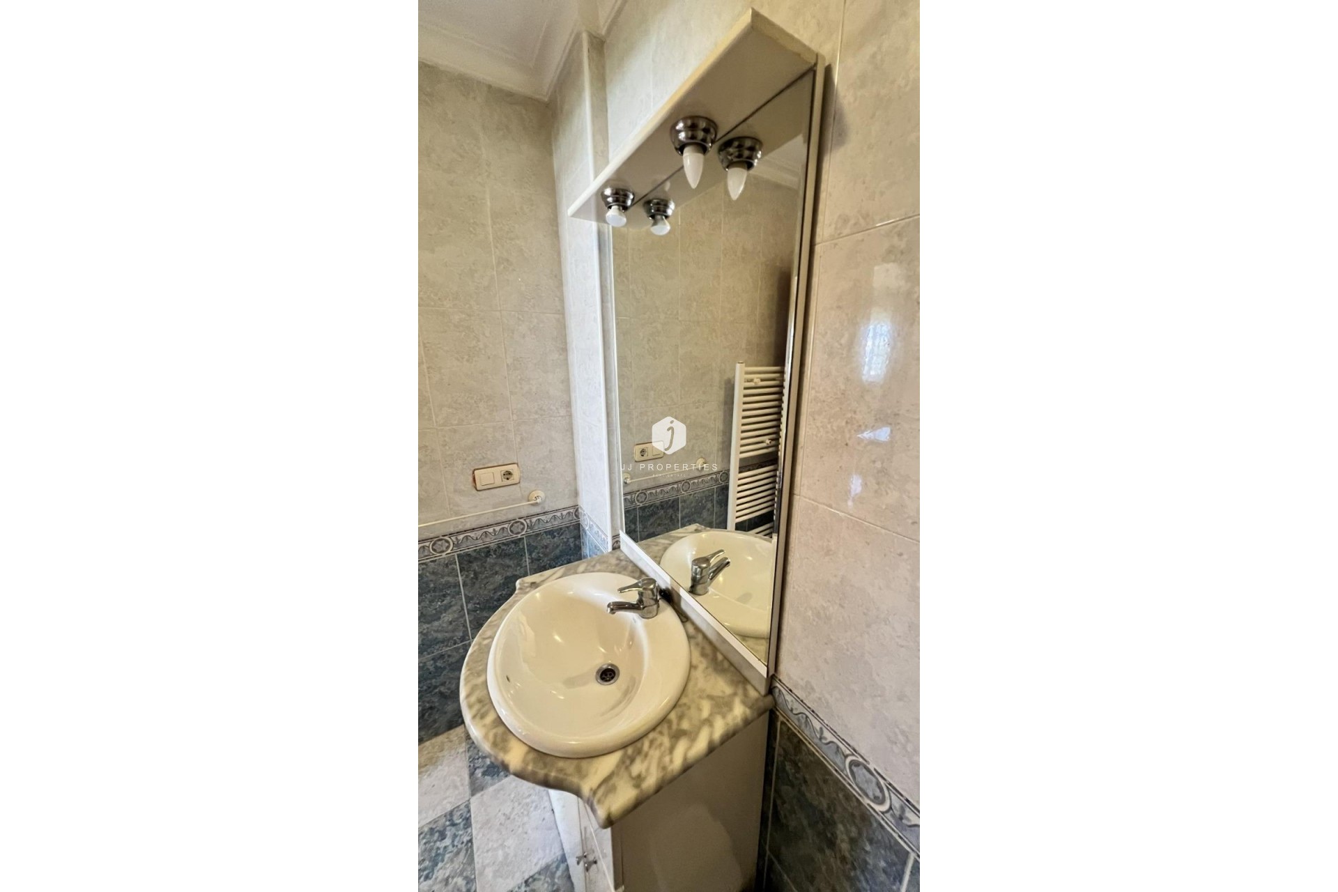 D'occasion - Villa -
Torrevieja - aguas nuevas