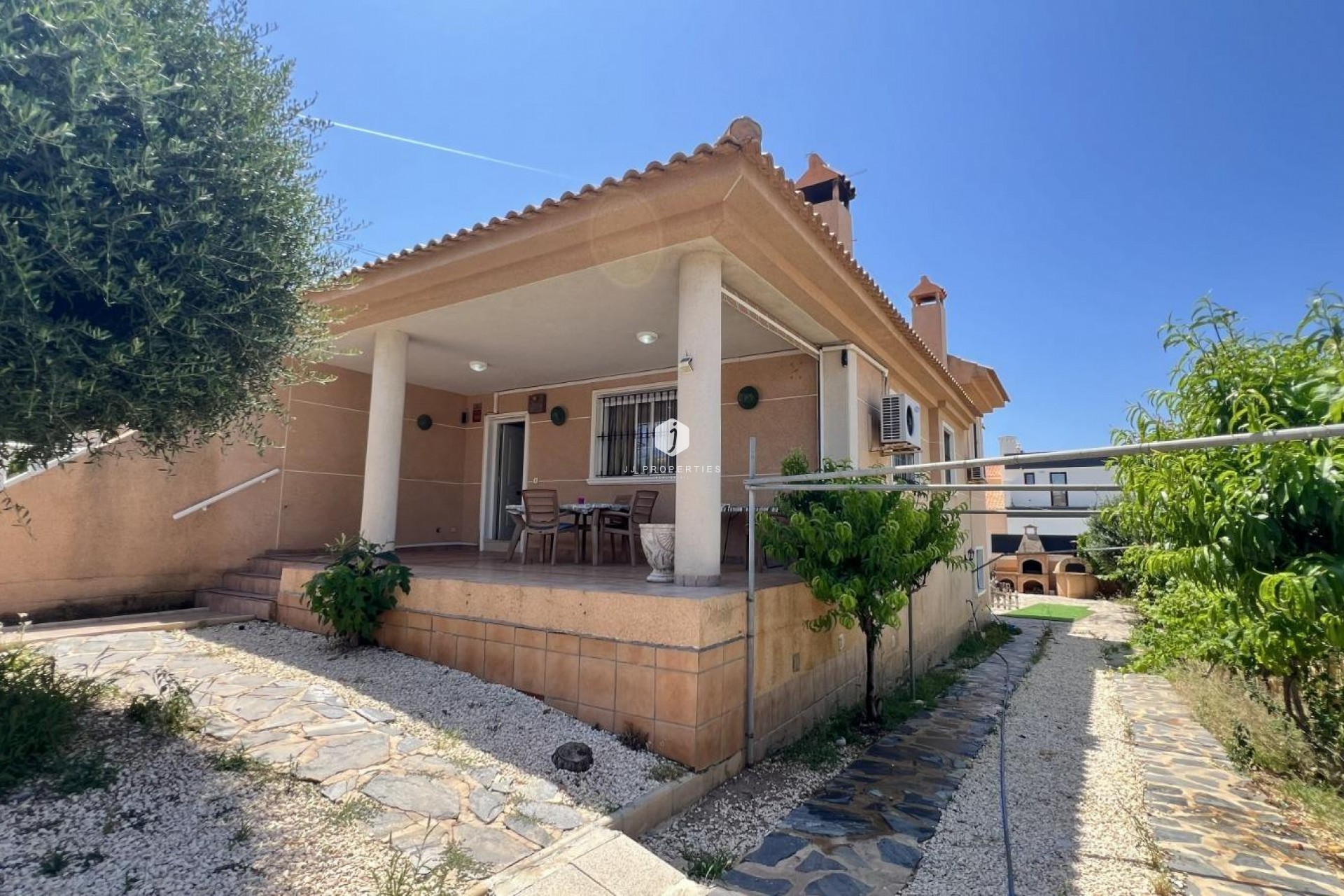 D'occasion - Villa -
Torrevieja - aguas nuevas
