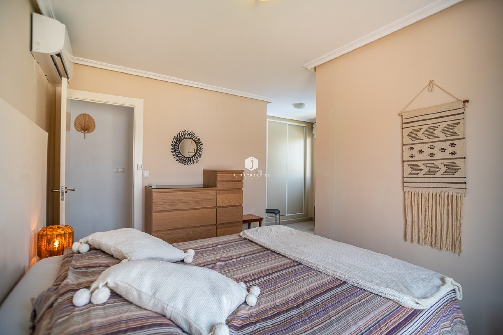 D'occasion - Villa -
Torrevieja - Costa Blanca