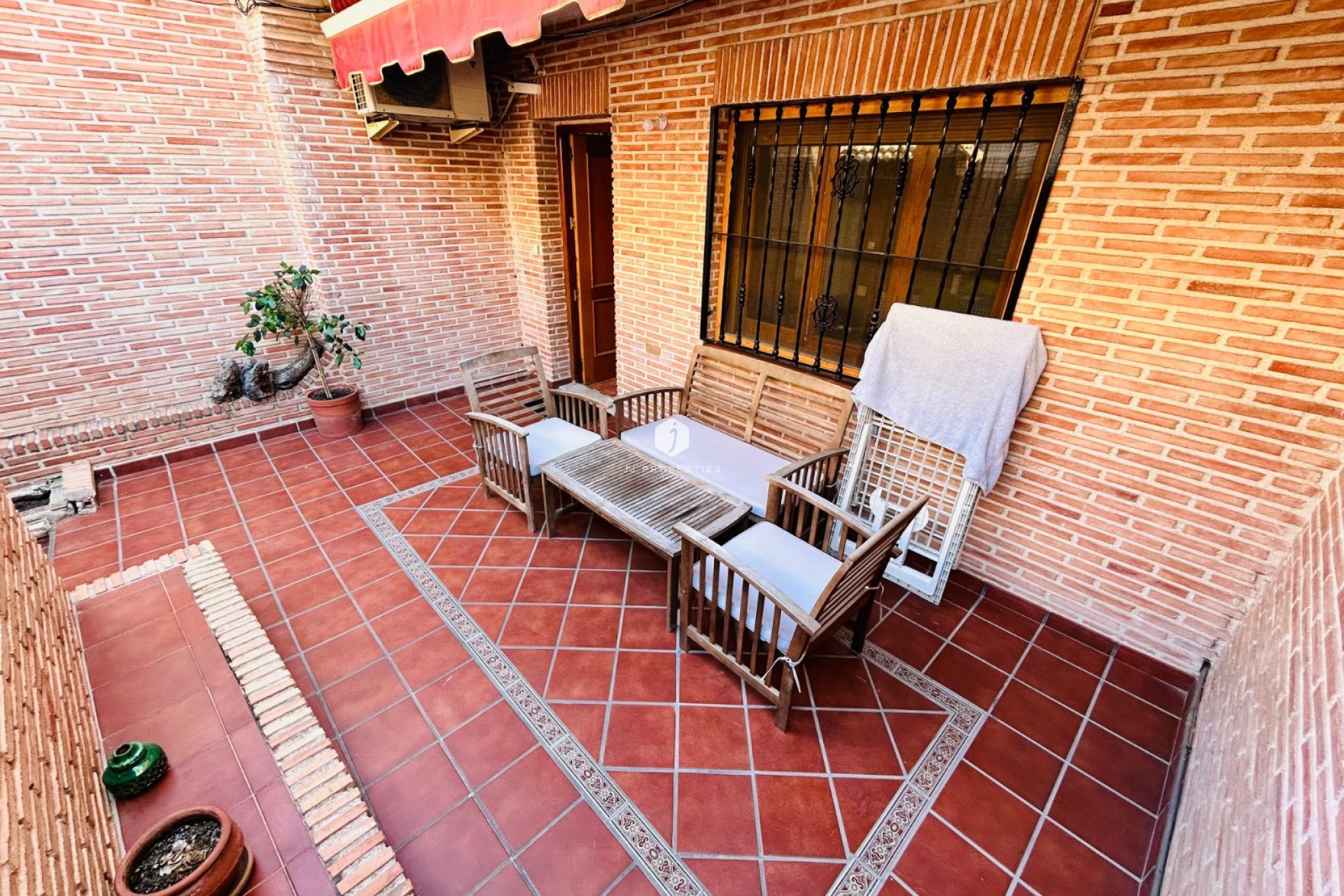 D'occasion - Villa -
Torrevieja - Costa Blanca