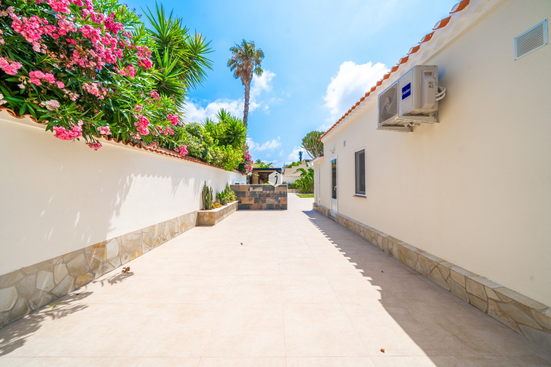 D'occasion - Villa -
Torrevieja - Costa Blanca