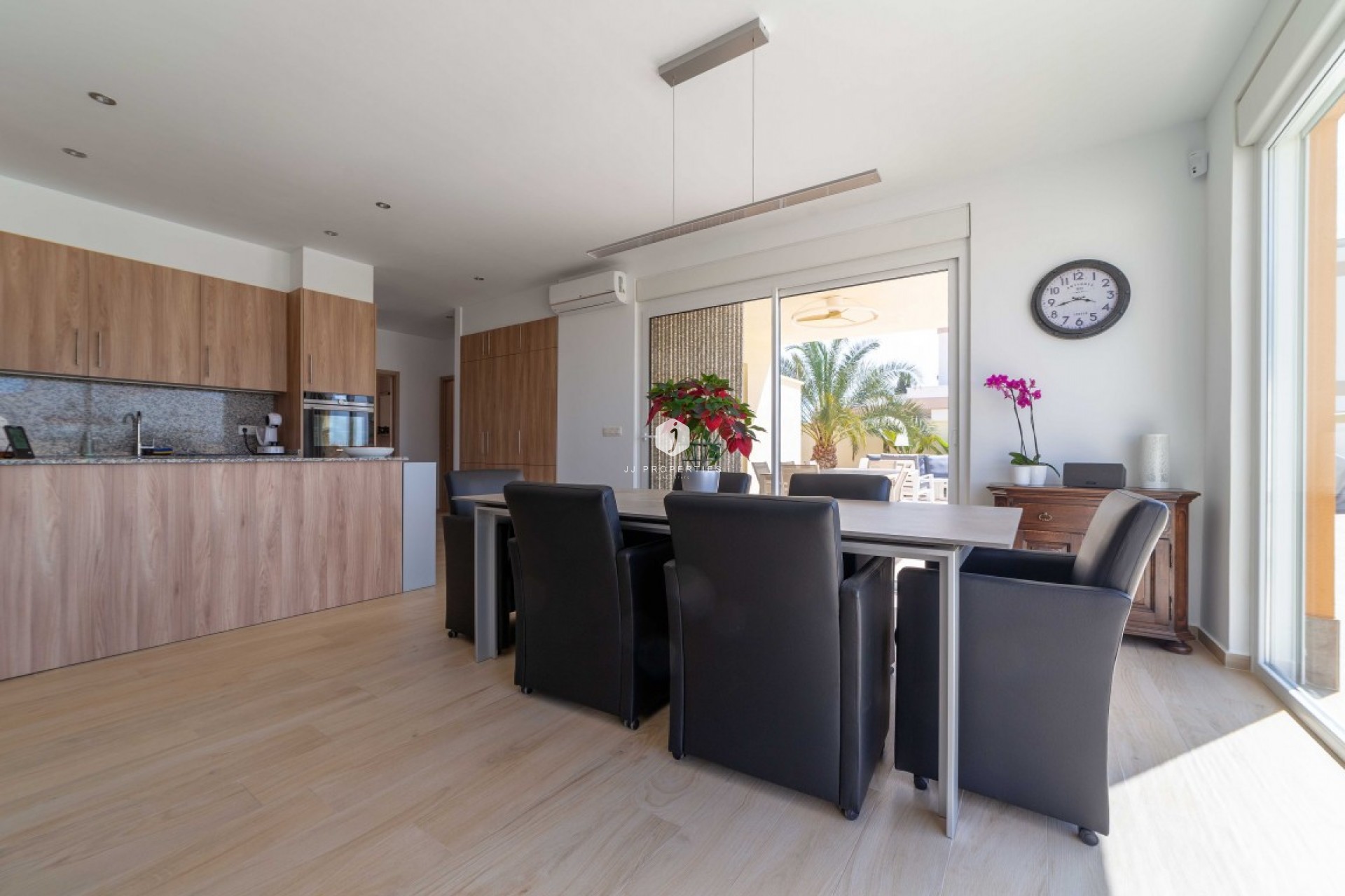 D'occasion - Villa -
Torrevieja - Costa Blanca