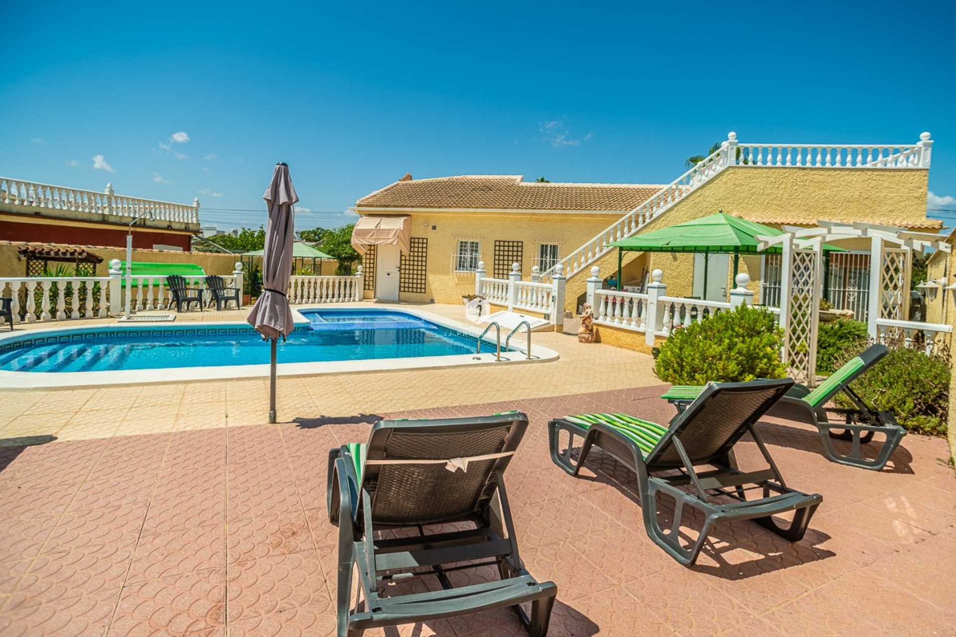 D'occasion - Villa -
Torrevieja - Costa Blanca