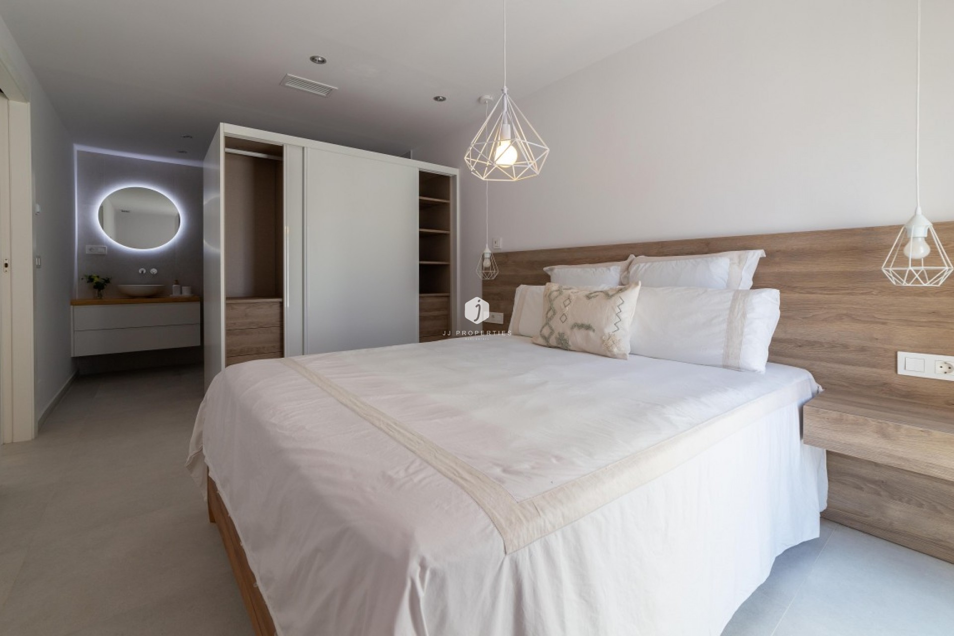 D'occasion - Villa -
Torrevieja - Costa Blanca