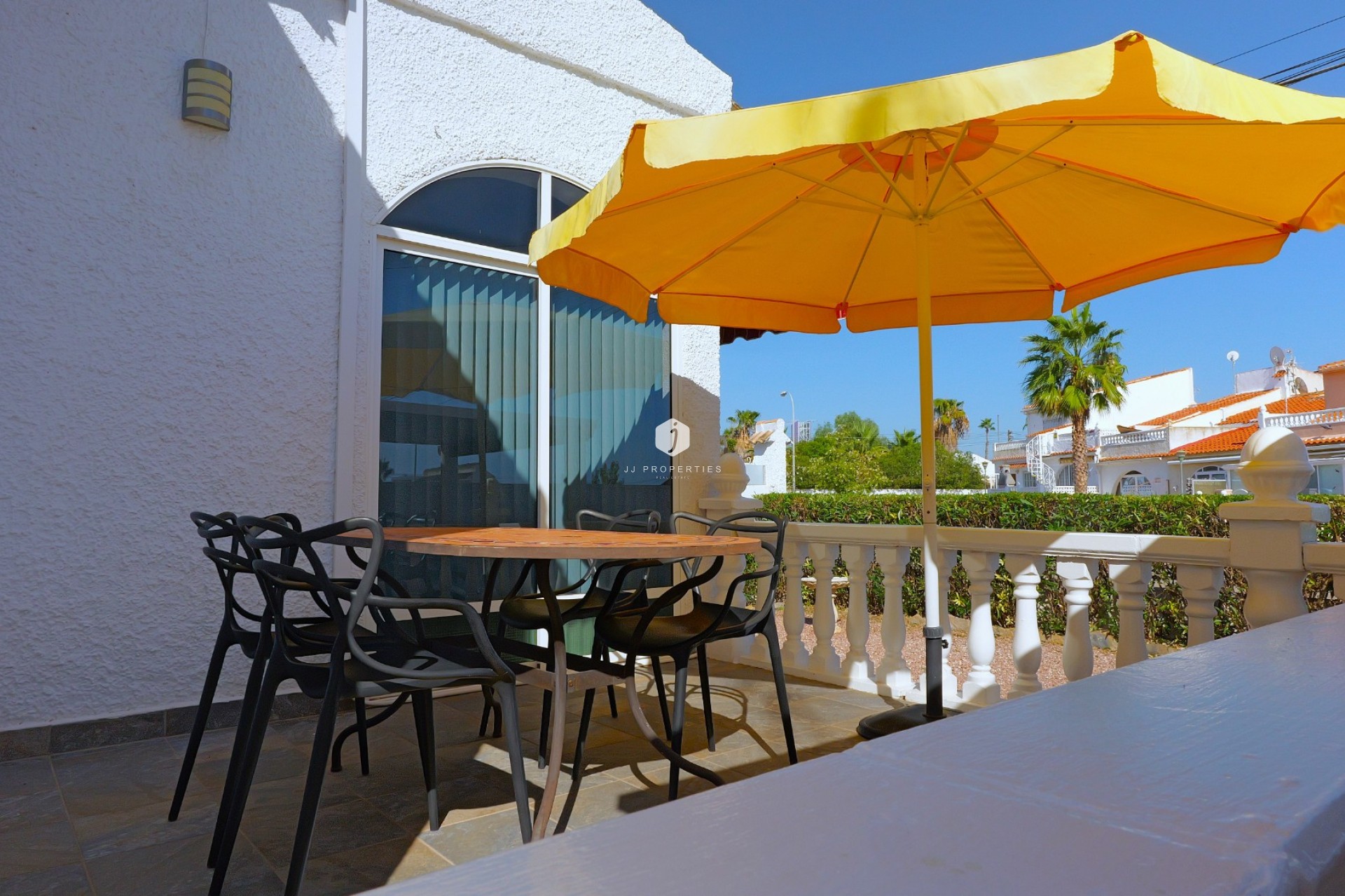 D'occasion - Villa -
Torrevieja - Costa Blanca