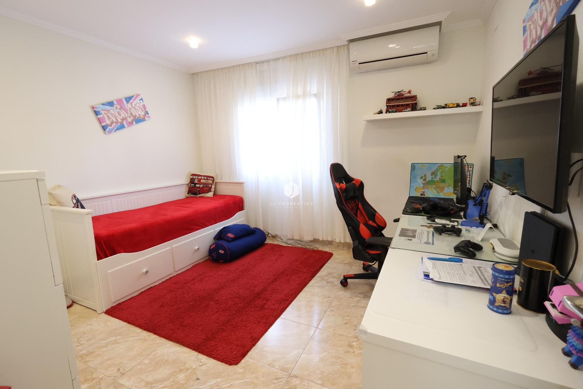 D'occasion - Villa -
Torrevieja - Costa Blanca