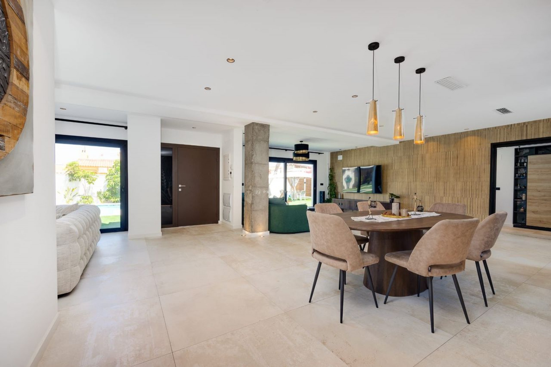 D'occasion - Villa -
Torrevieja - Costa Blanca