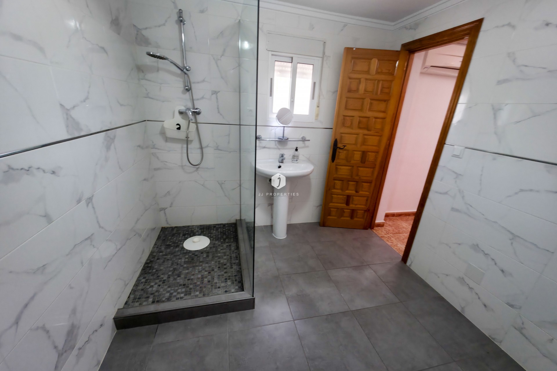 D'occasion - Villa -
Torrevieja - Costa Blanca