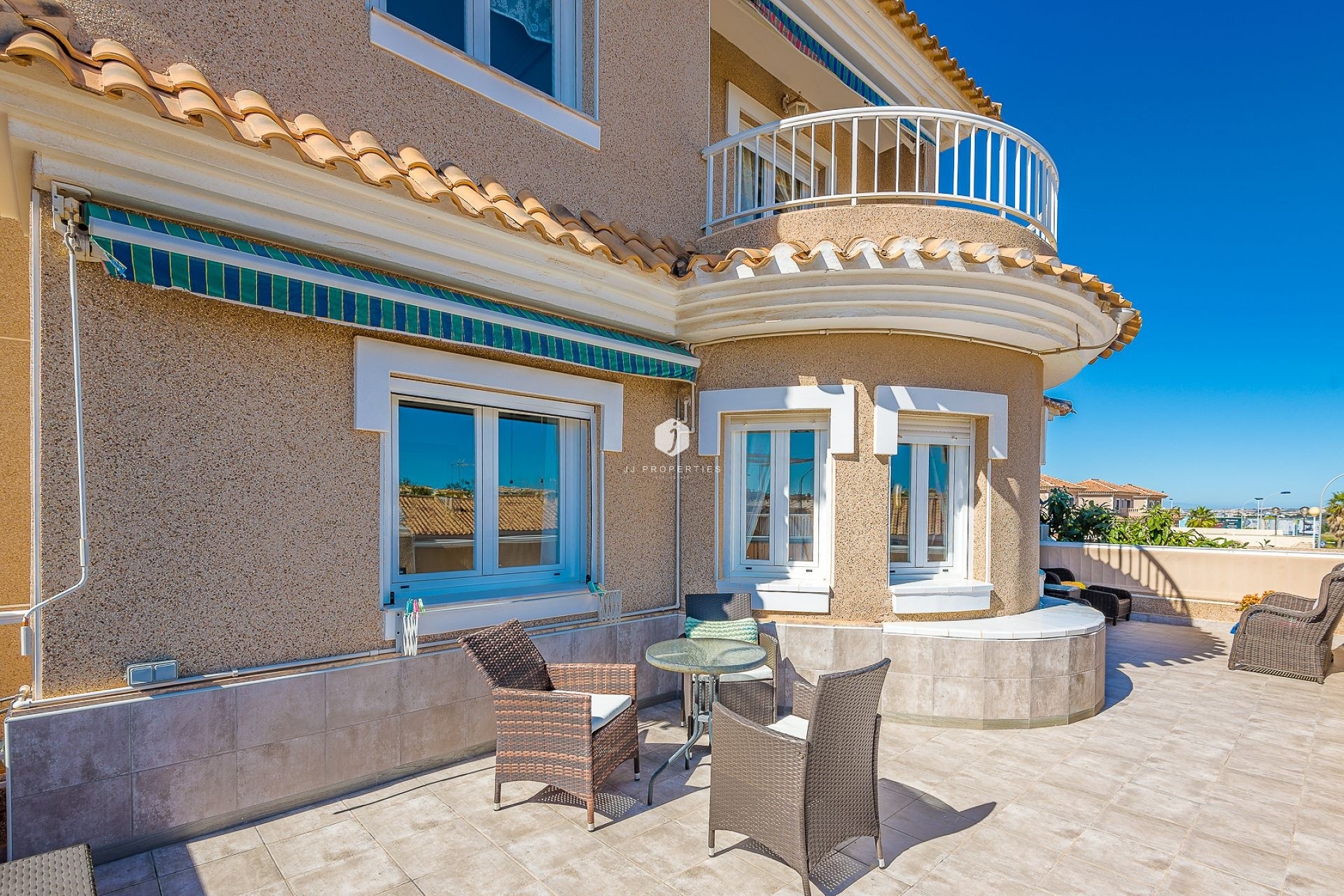 D'occasion - Villa -
Torrevieja - Costa Blanca