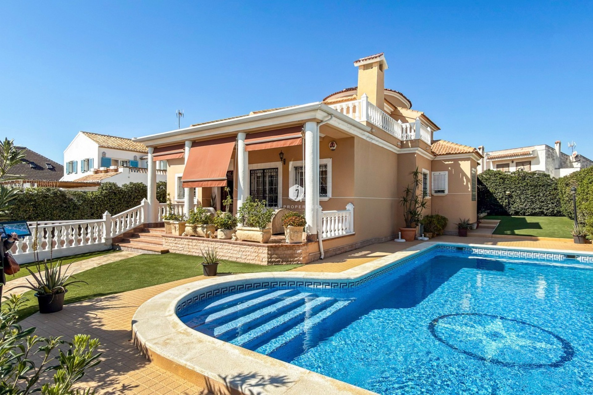 D'occasion - Villa -
Torrevieja - Costa Blanca