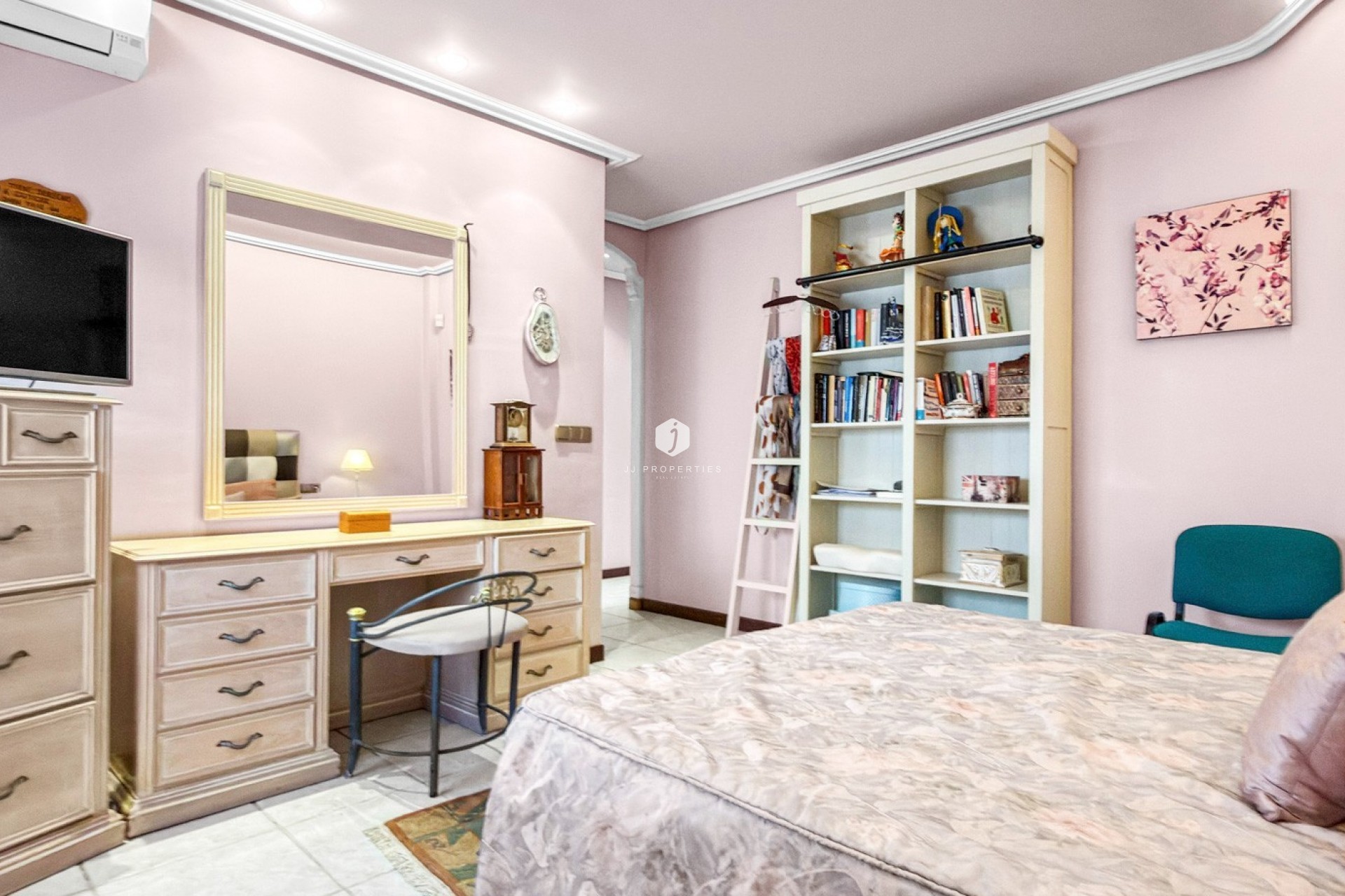 D'occasion - Villa -
Torrevieja - Costa Blanca