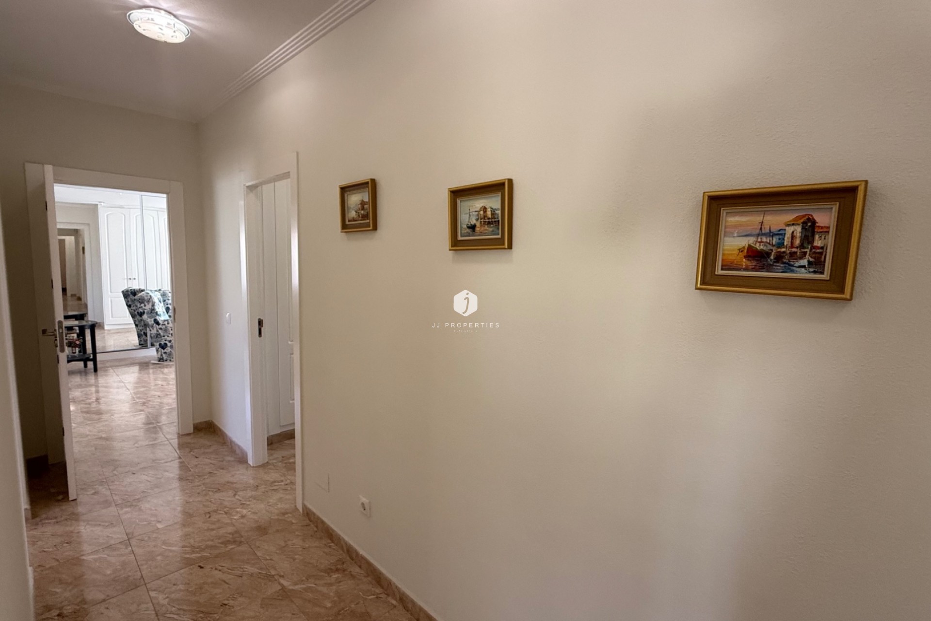 D'occasion - Villa -
Torrevieja - Costa Blanca