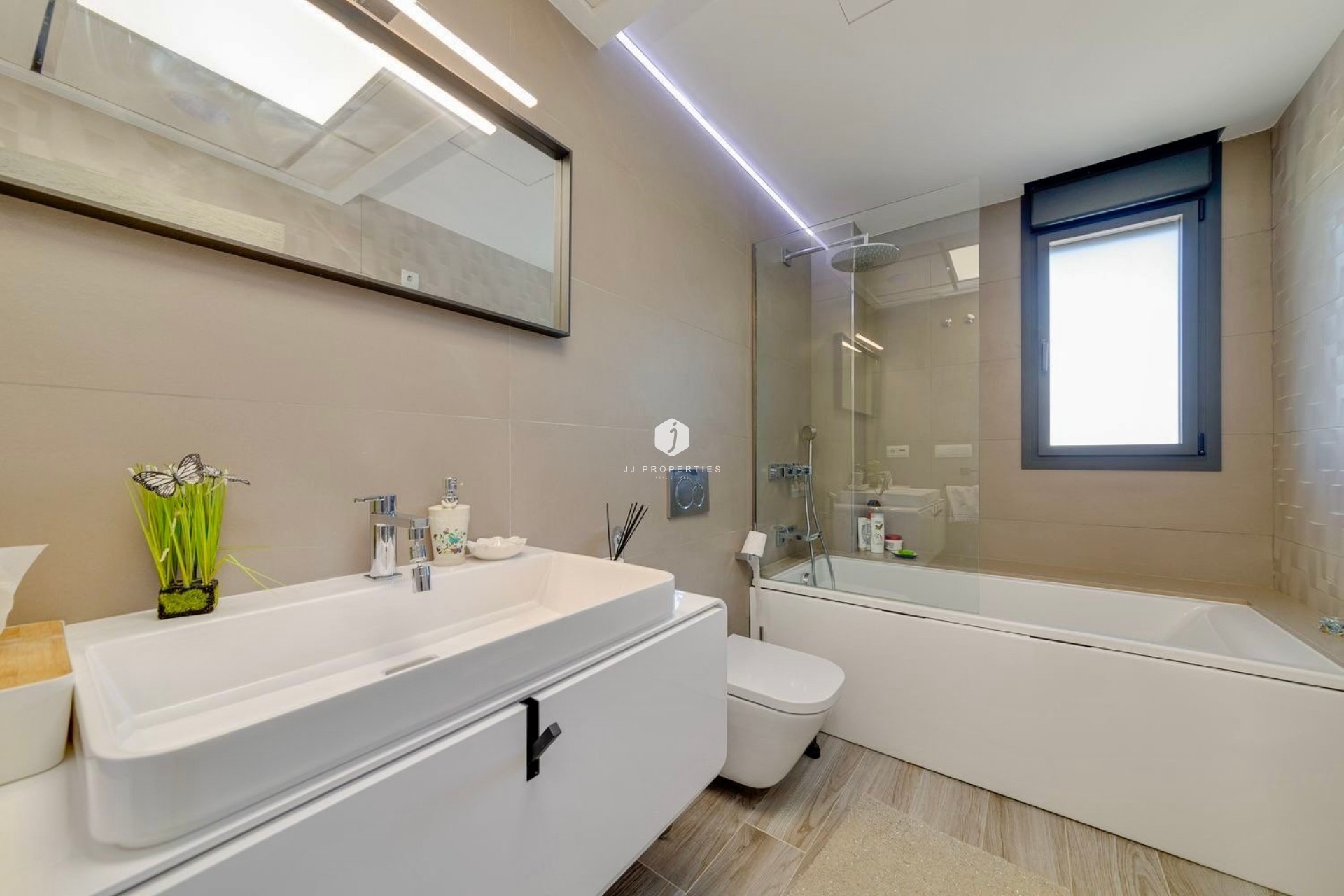 D'occasion - Villa -
Torrevieja - Costa Blanca