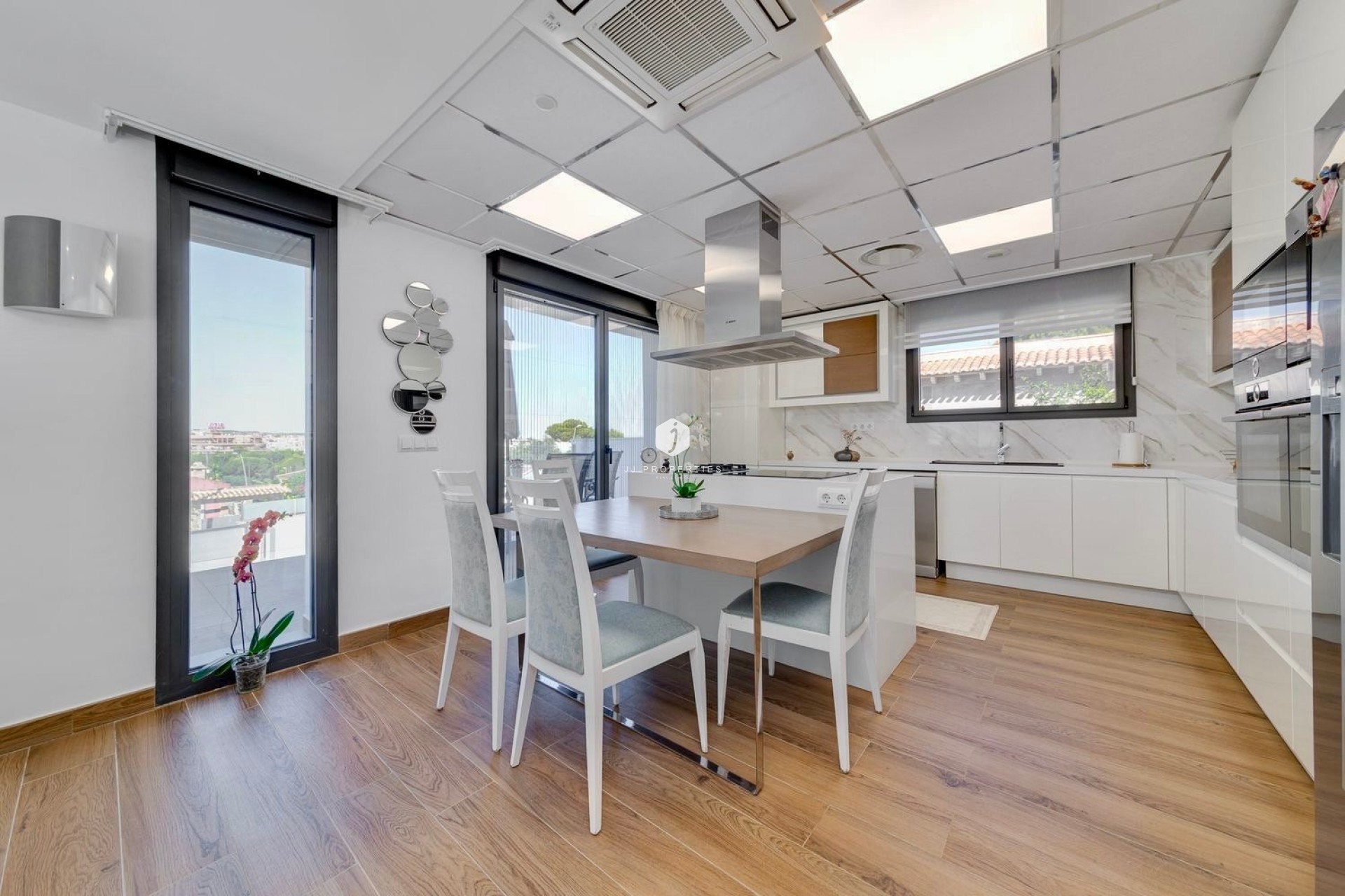 D'occasion - Villa -
Torrevieja - Costa Blanca